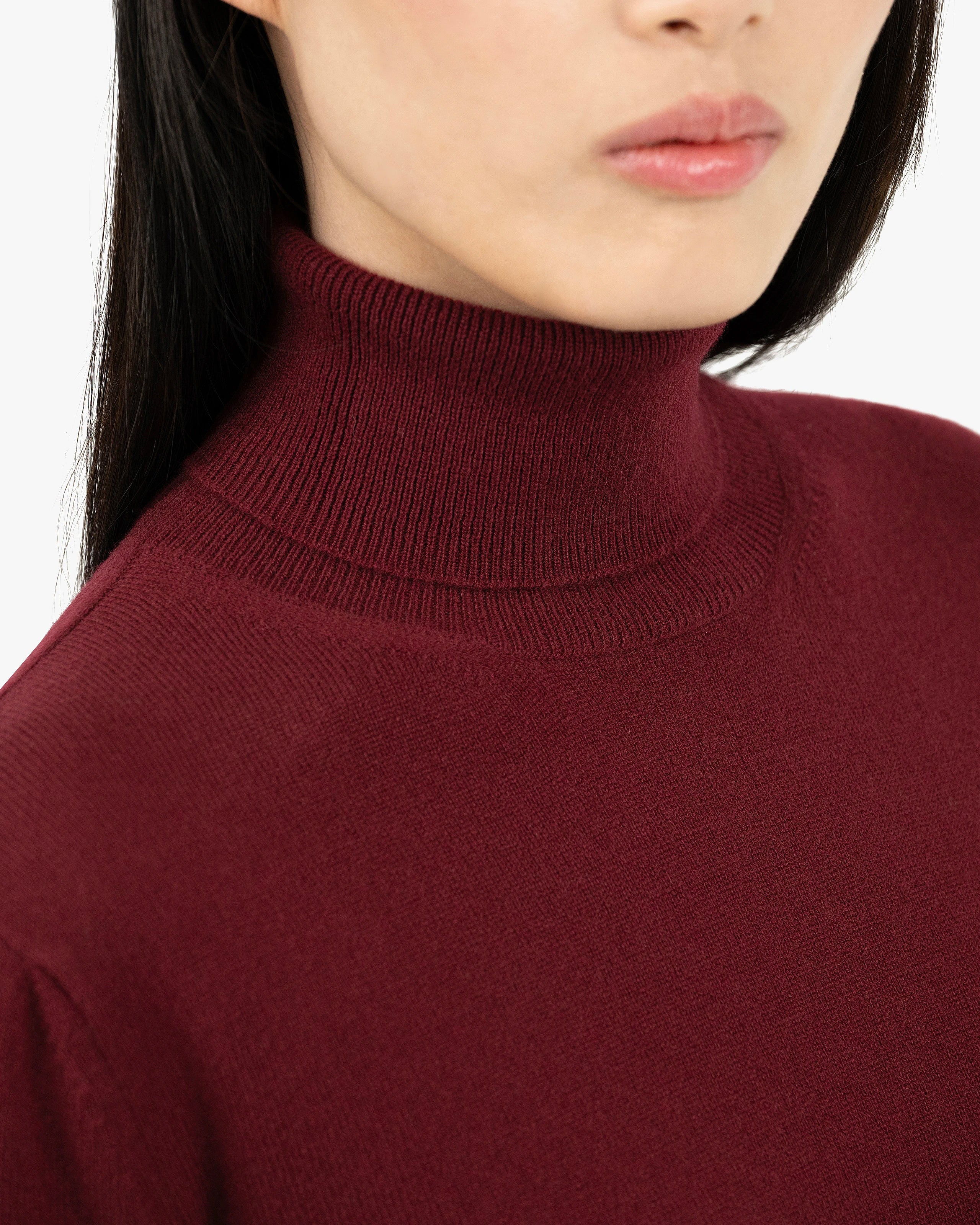 Women's Essential Turtleneck Sweater - Bordeaux Cashmere
