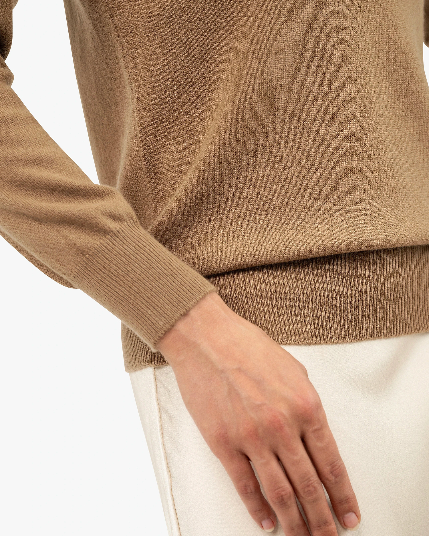 Women's Essential Turtleneck Sweater - Camel Cashmere