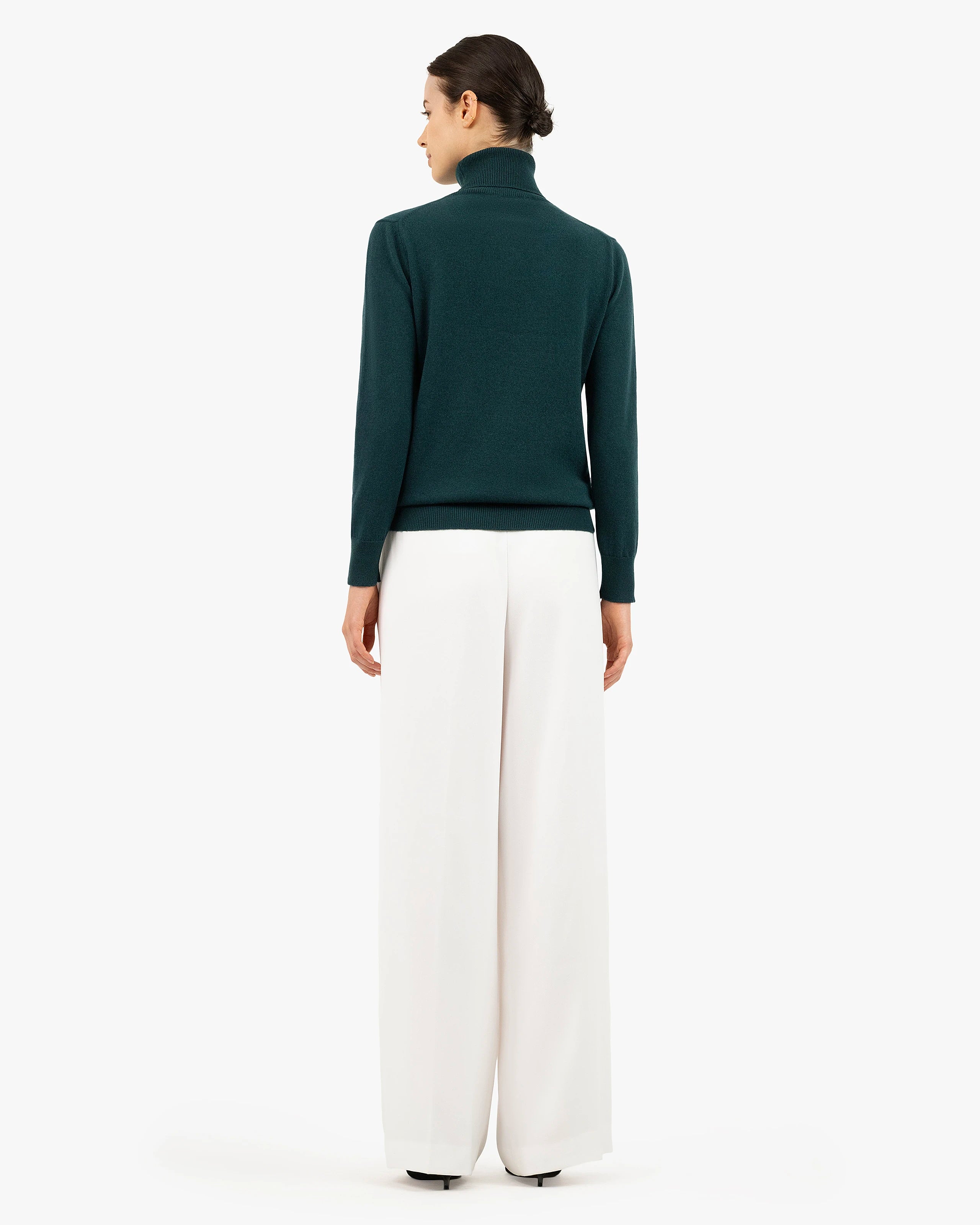 Women's Essential Cashmere Turtleneck Sweater - Green | MaisonCashmere