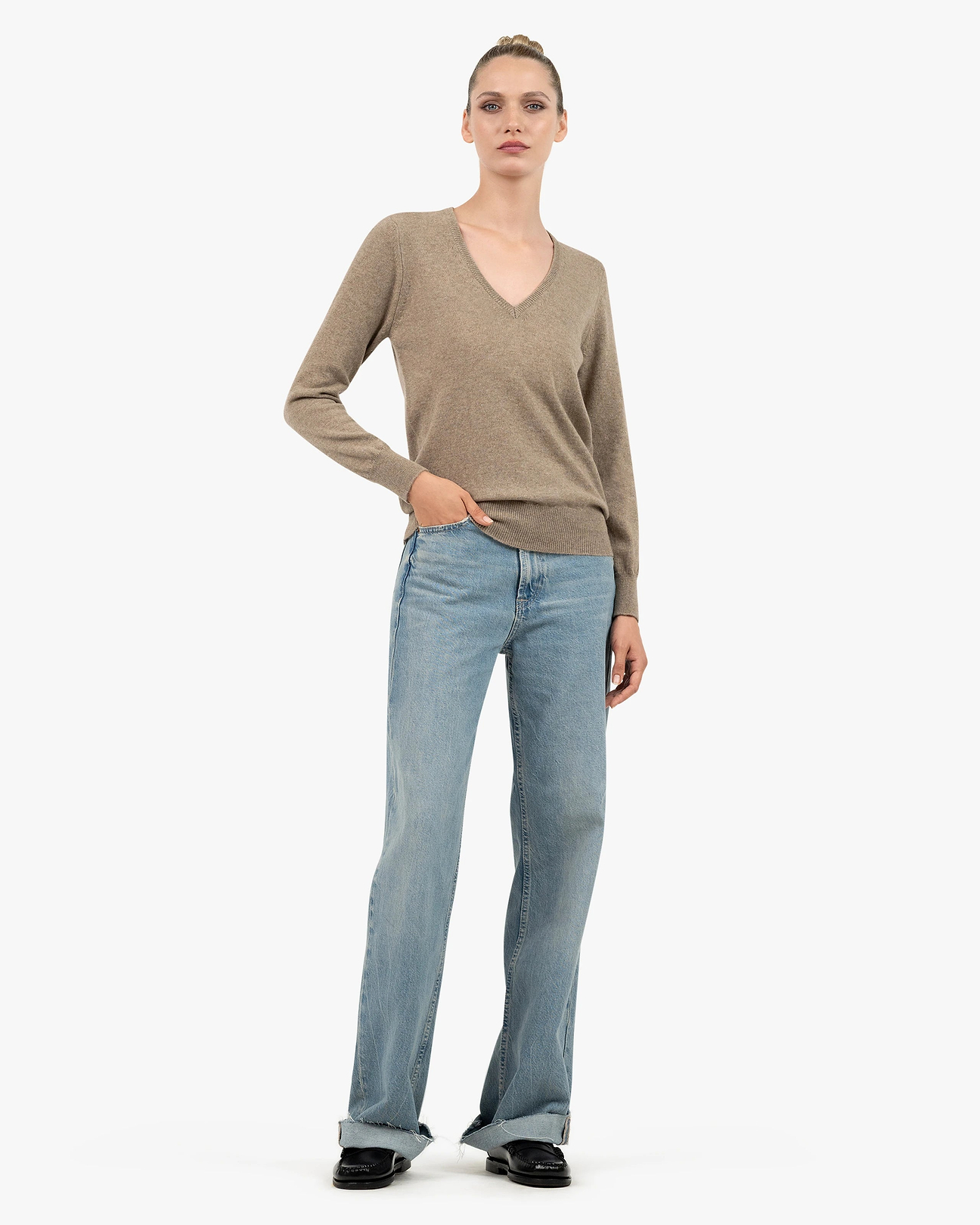 Women's Essential Cashmere V-Neck Sweater - Taupe | MaisonCashmere