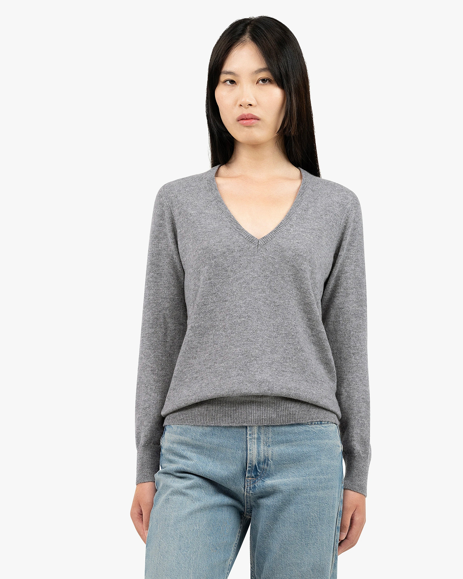 Women's Essential V-Neck Sweater - Medium Grey Cashmere