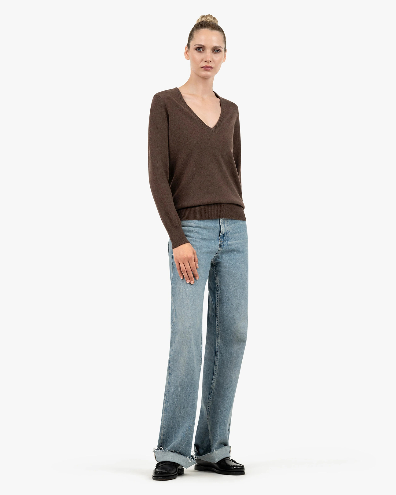 Women's Essential Cashmere V-Neck Sweater - Brown | MaisonCashmere
