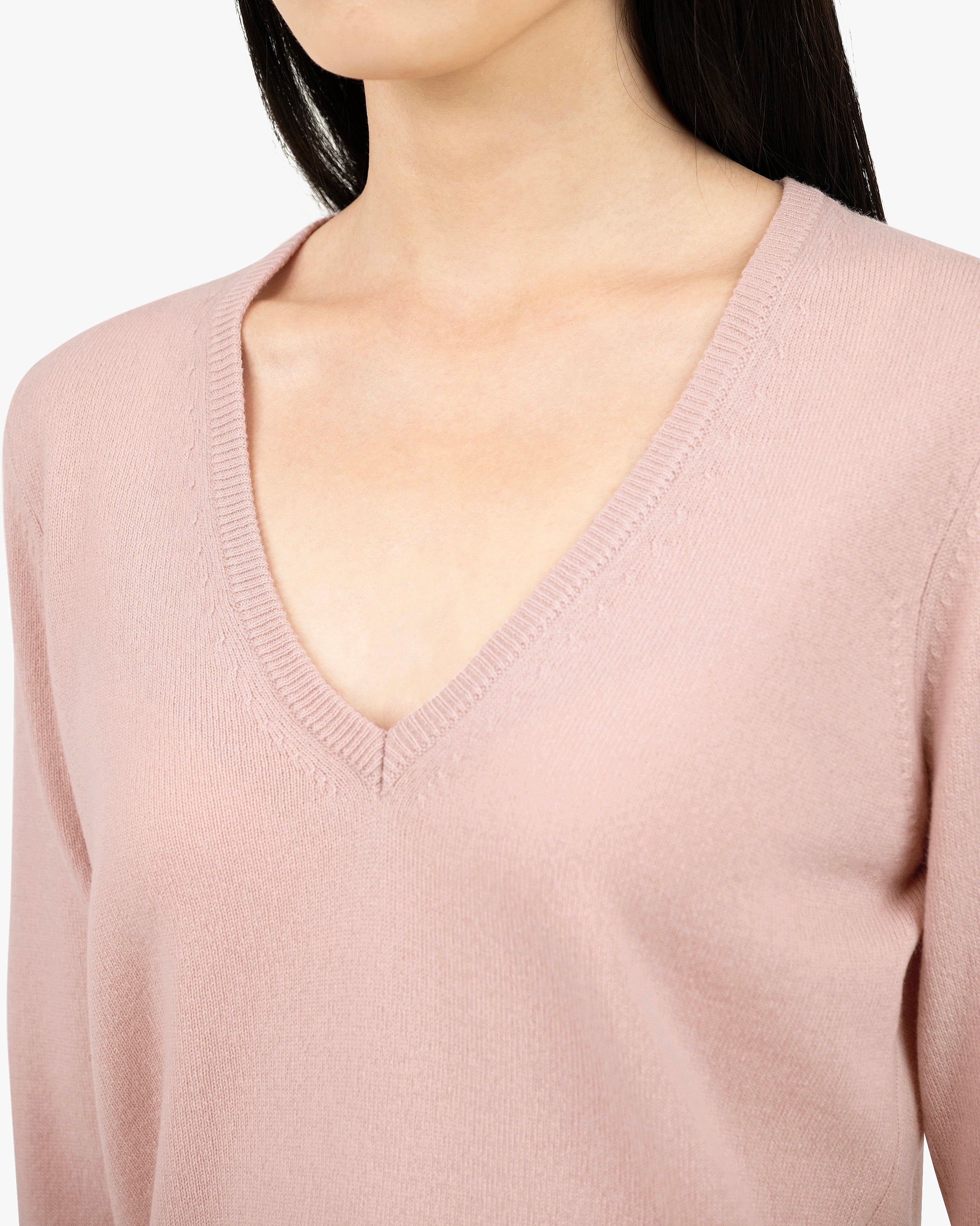 Women's Essential V-Neck Sweater - Rose Cashmere
