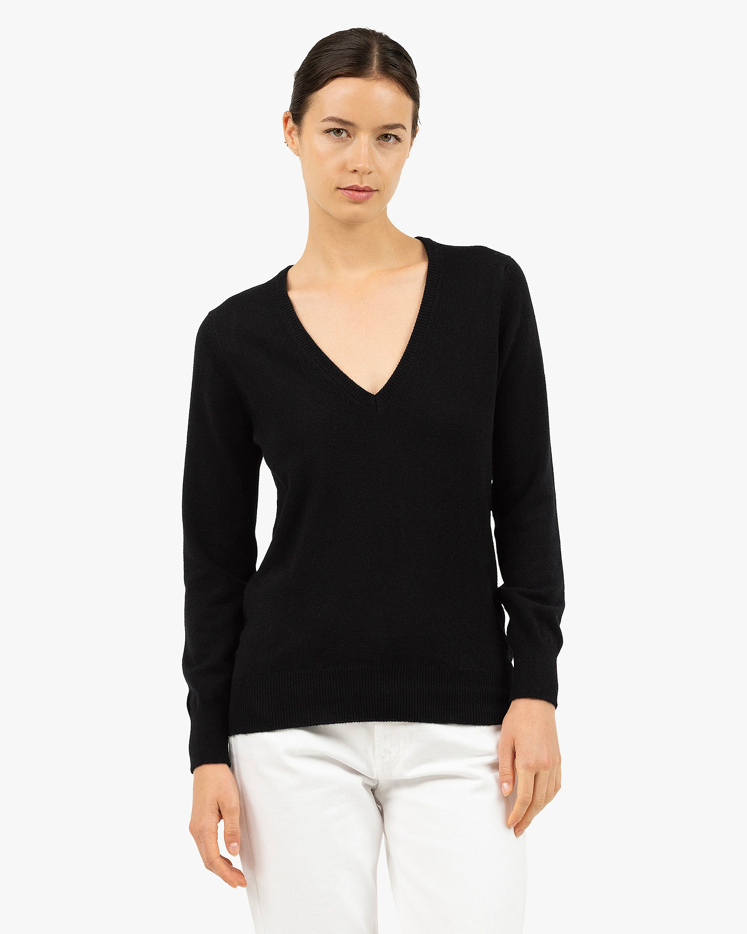 Women's Essential V-Neck Sweater - Black Cashmere