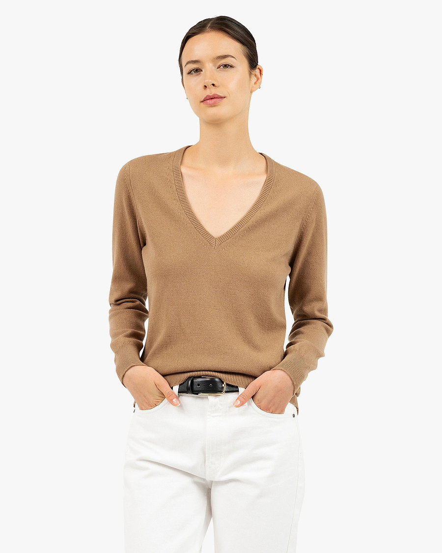 Women's Essential V-Neck Sweater - Camel Cashmere