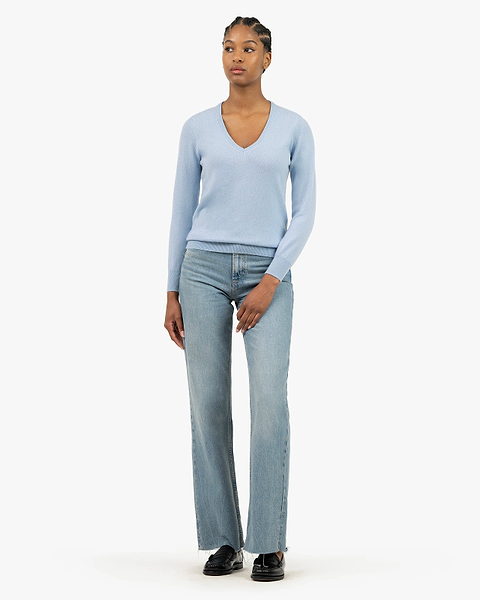 Women's Essential V-Neck Sweater - Light Blue Cashmere