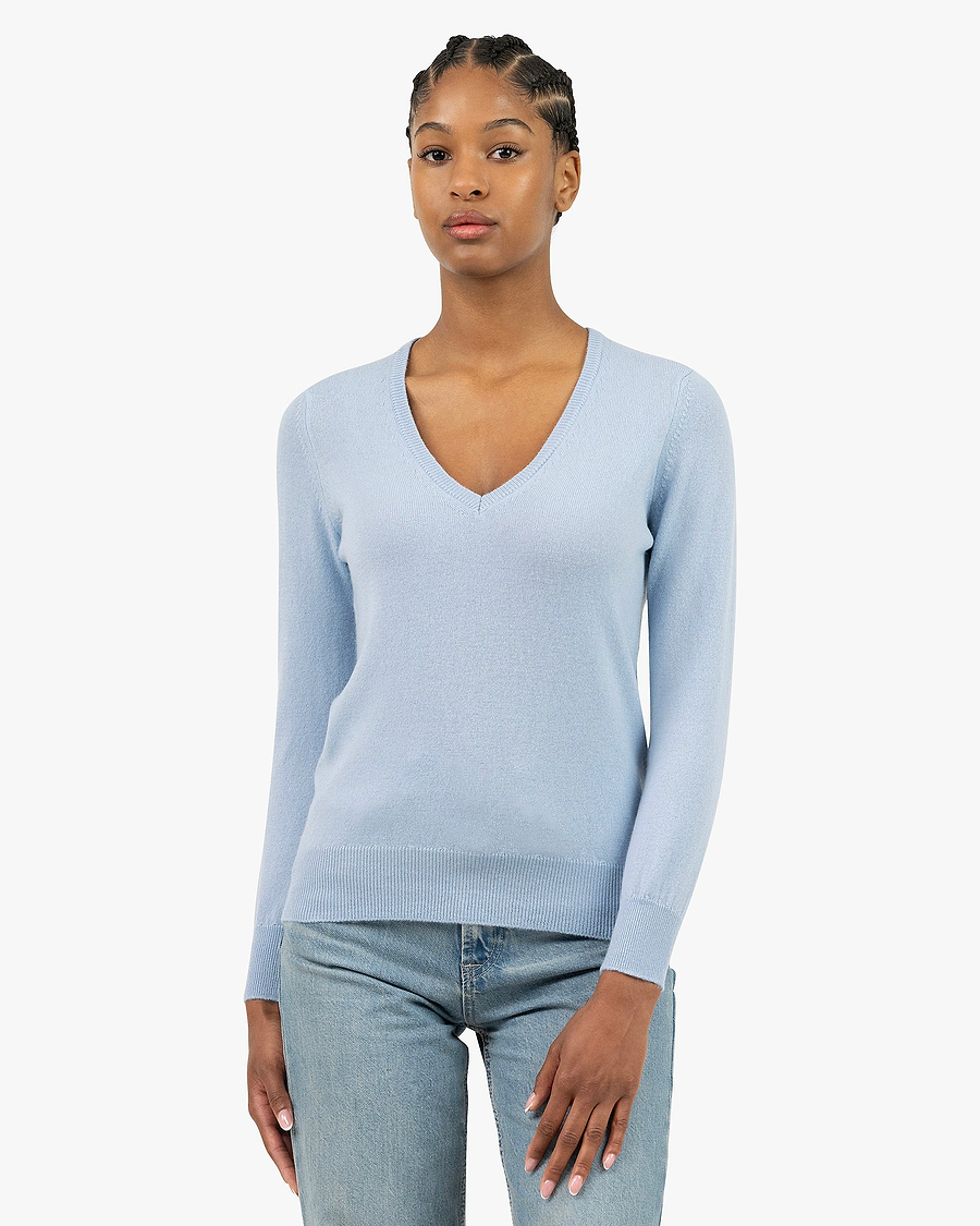Women's Essential V-Neck Sweater - Light Blue Cashmere