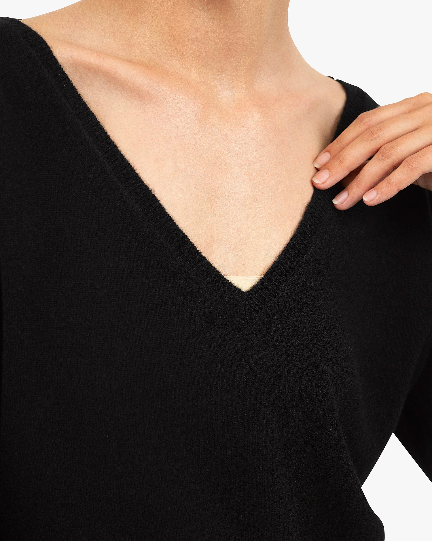 Essential Wide V-Neck Sweater - Black Cashmere