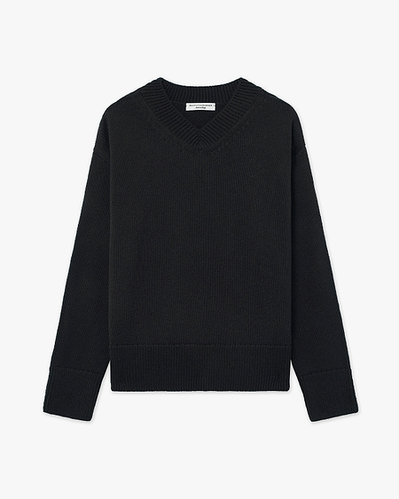 Women's Funes V-Neck Sweater - Black Merino