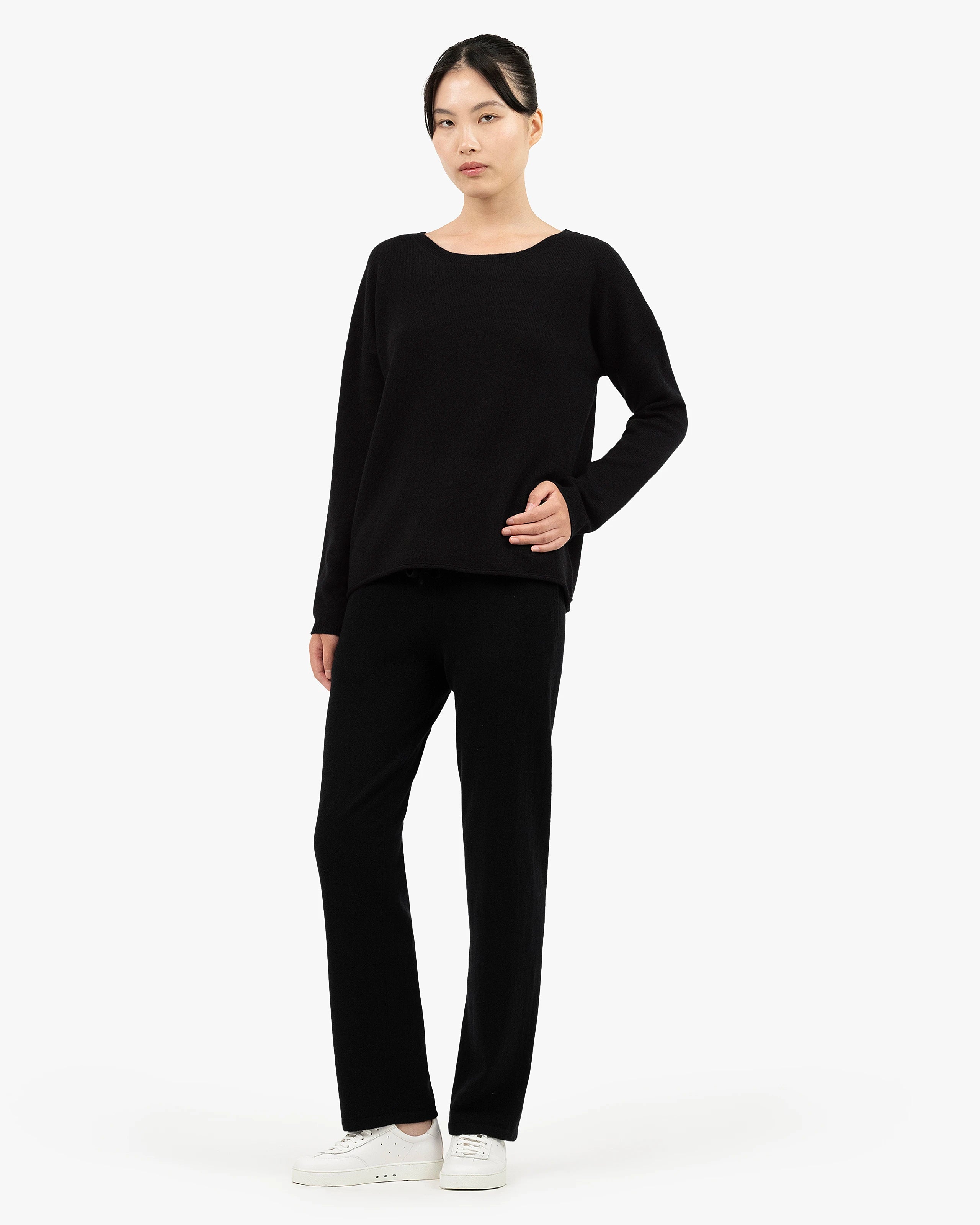 Lightness Crew Neck Sweater - Black Cashmere
