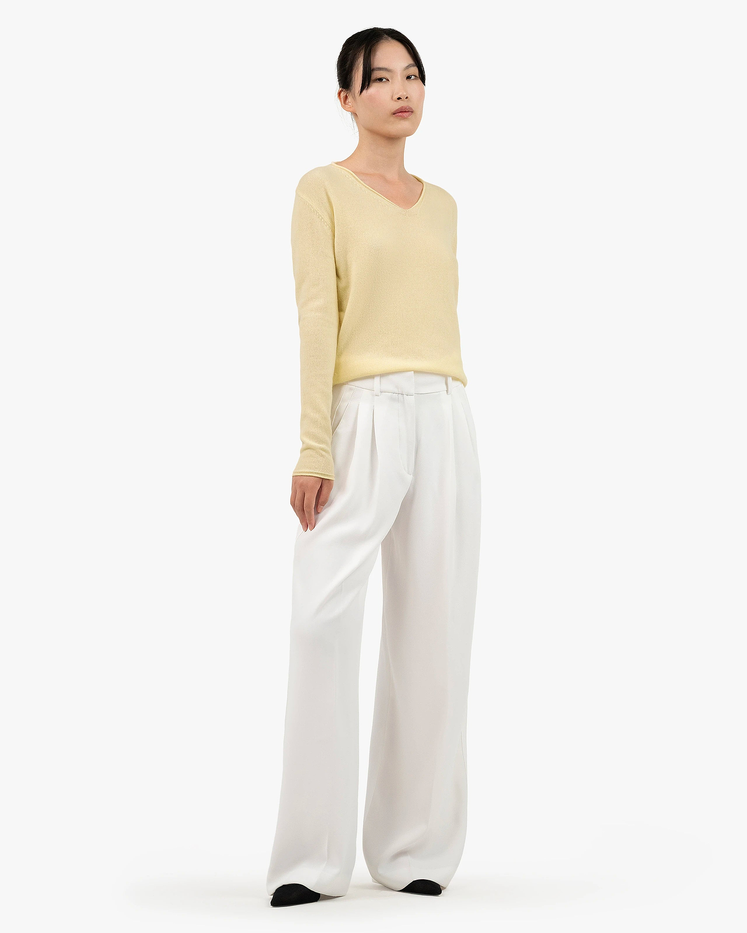Lightness V-Neck Sweater - Yellow Cashmere