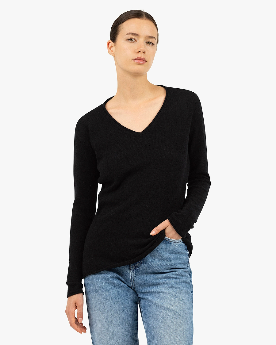 Lightness V-Neck Sweater - Black Cashmere