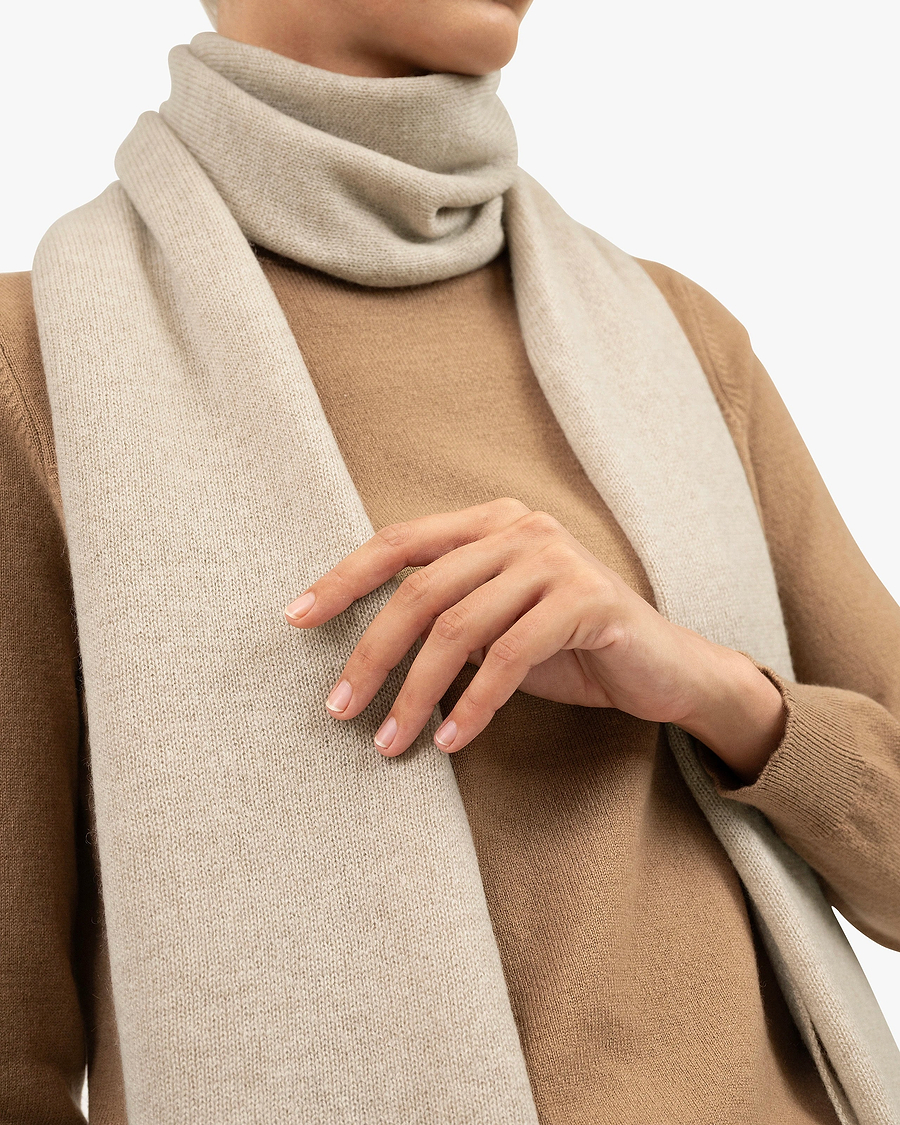 Women's Essential Maxi Scarf - Beige Cashmere