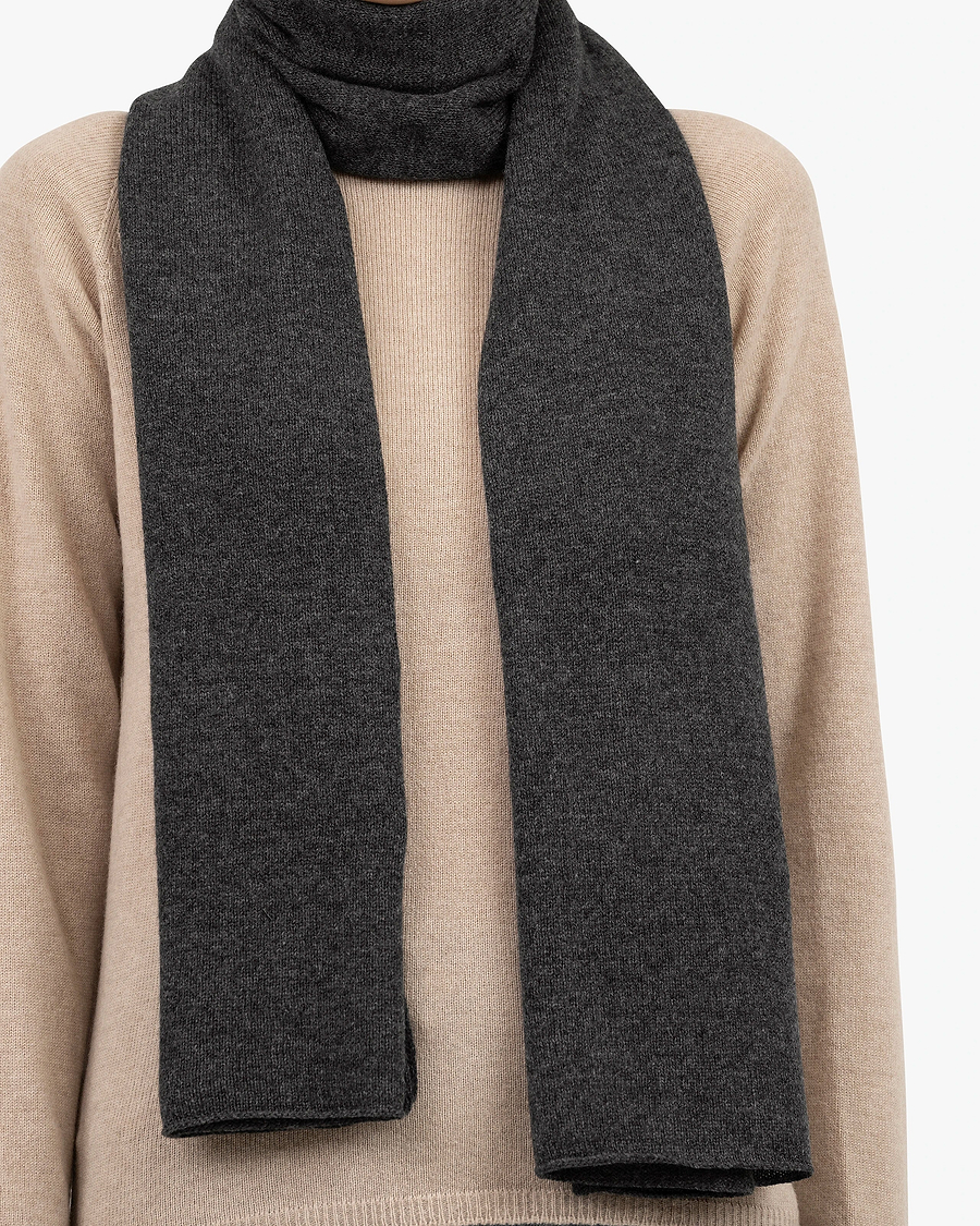 Women's Essential Maxi Scarf - Charcoal Cashmere