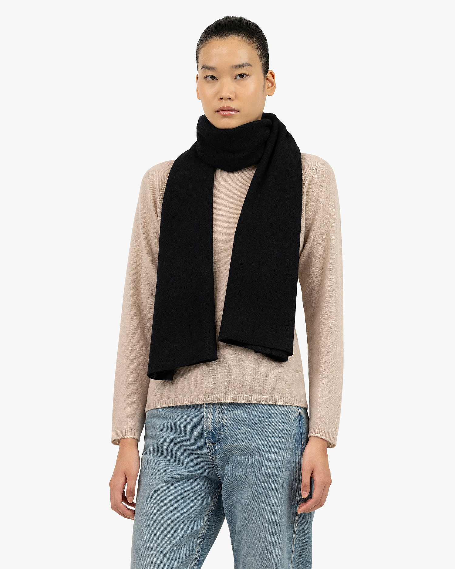 Women's Essential Maxi Scarf - Black Cashmere