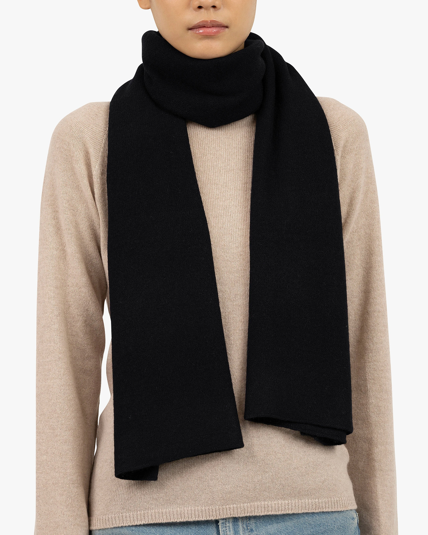 Women's Essential Maxi Scarf - Black Cashmere