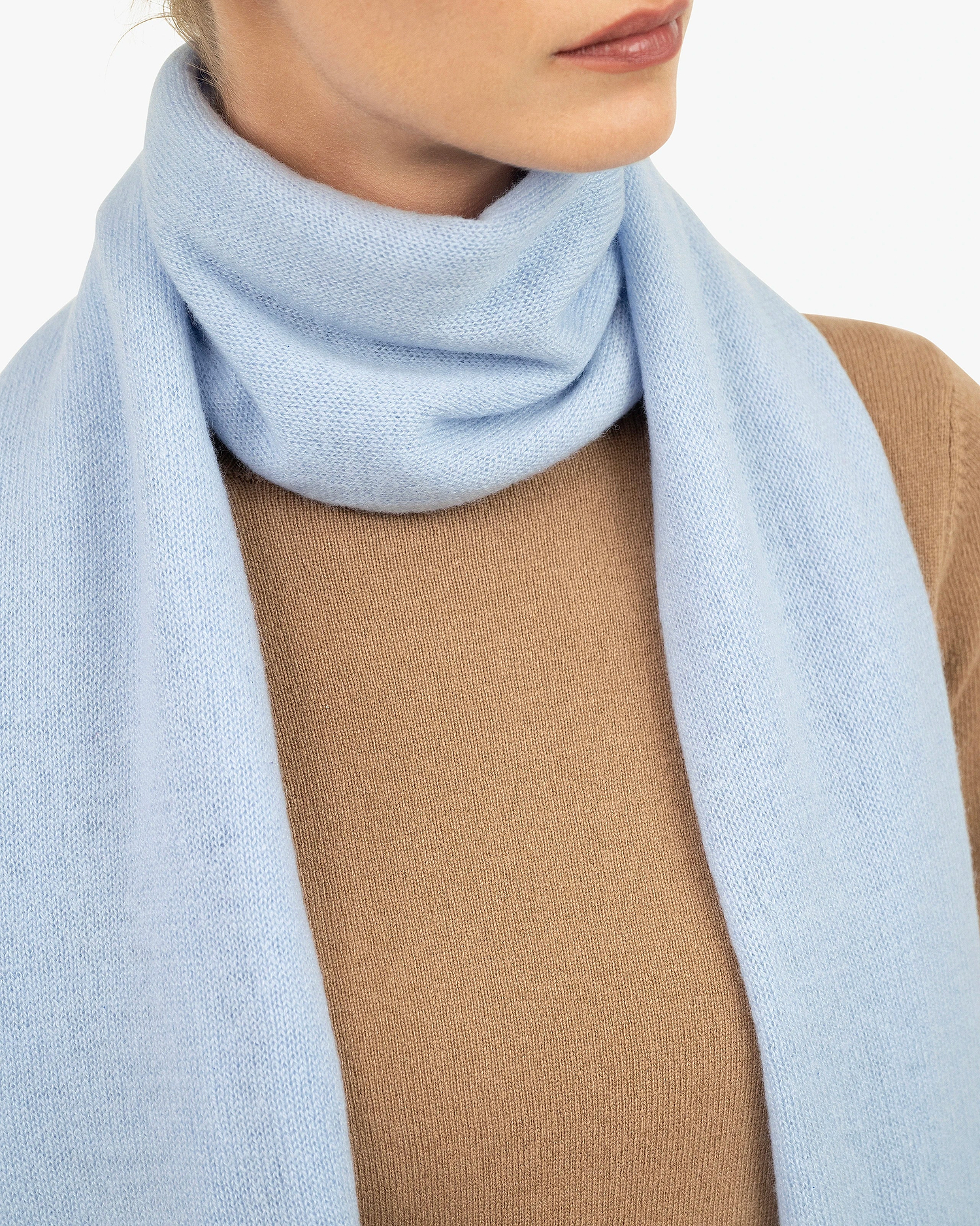 Women's Essential Maxi Scarf - Light Blue Cashmere