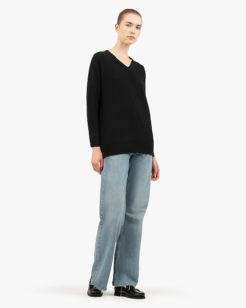 Women's Milford V-Neck Sweater - Black Merino