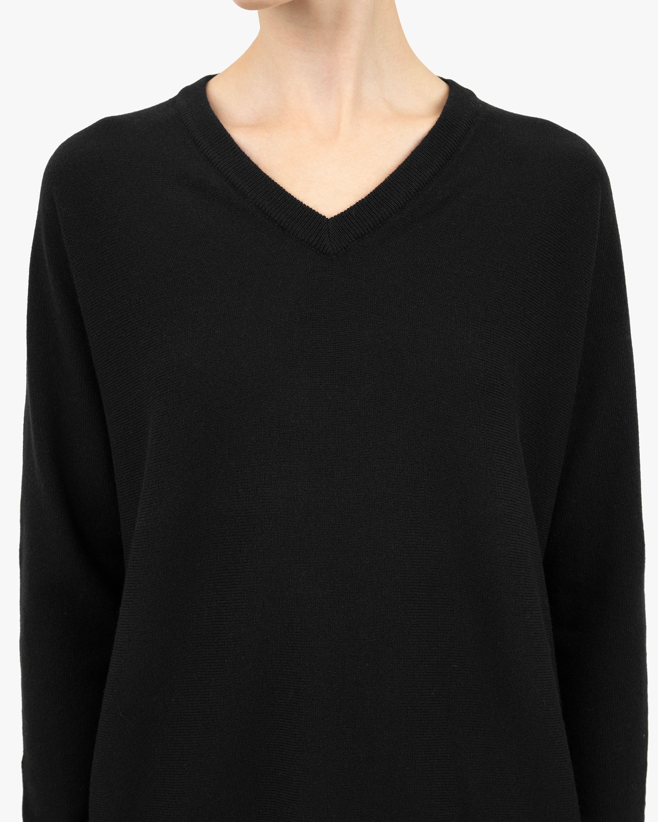 Women's Milford V-Neck Sweater - Black Merino