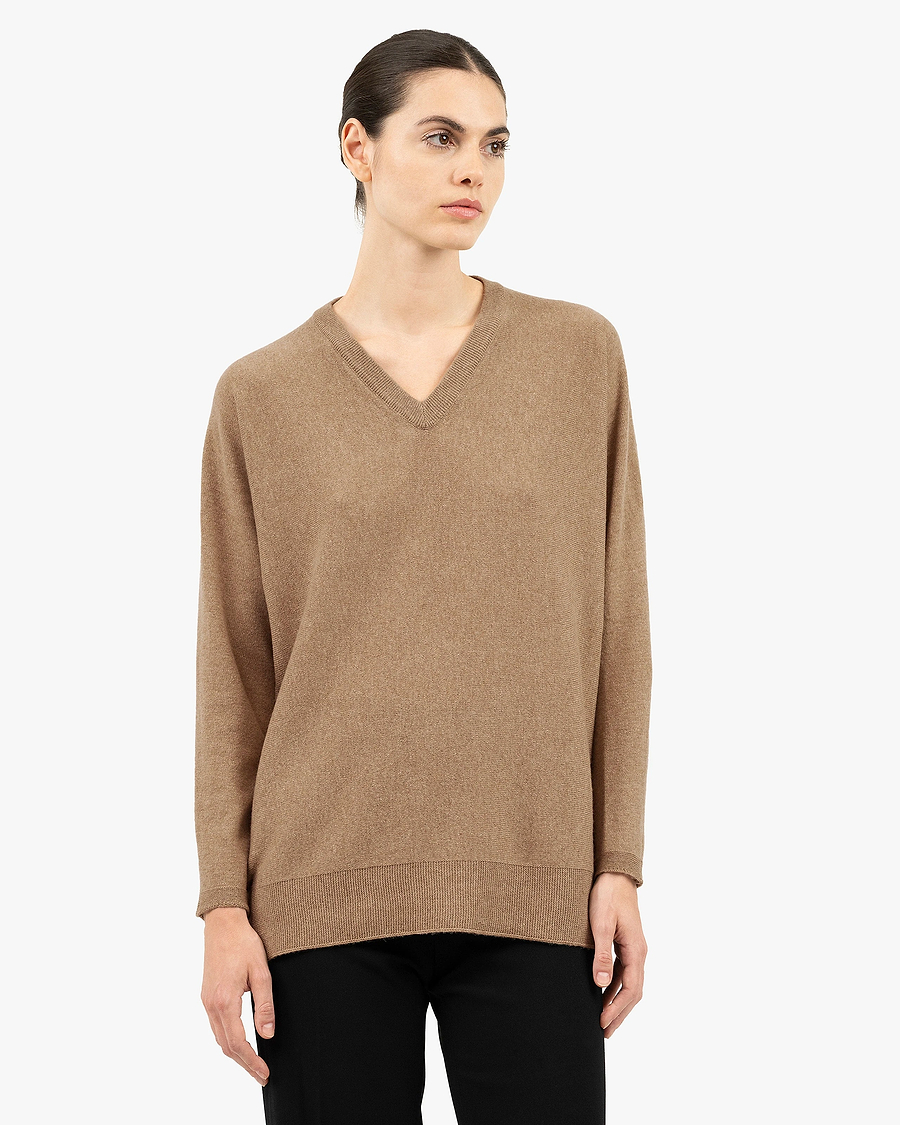 Women's Milford V-Neck Sweater - Hazelnut Merino