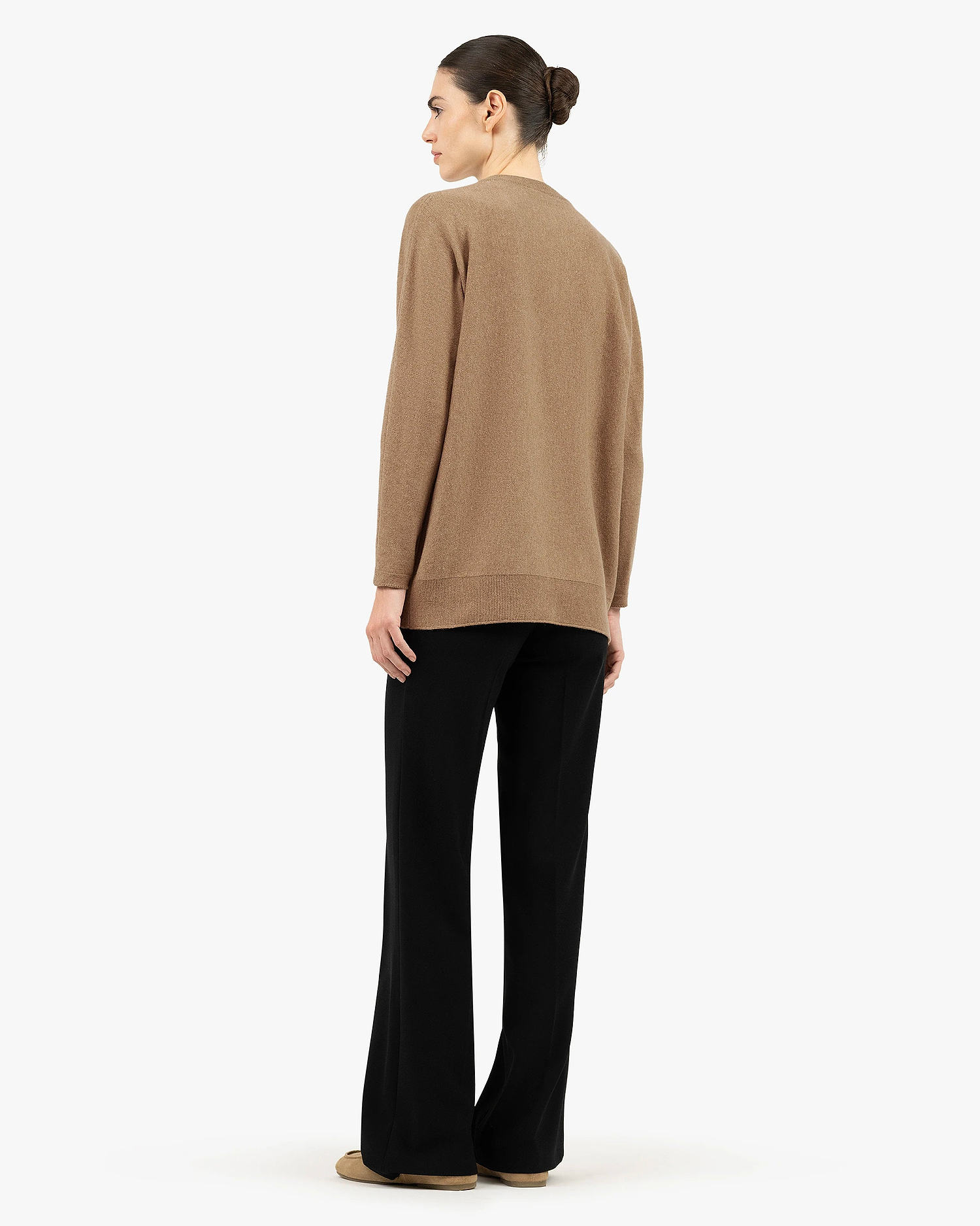 Women's Milford V-Neck Sweater - Hazelnut Merino