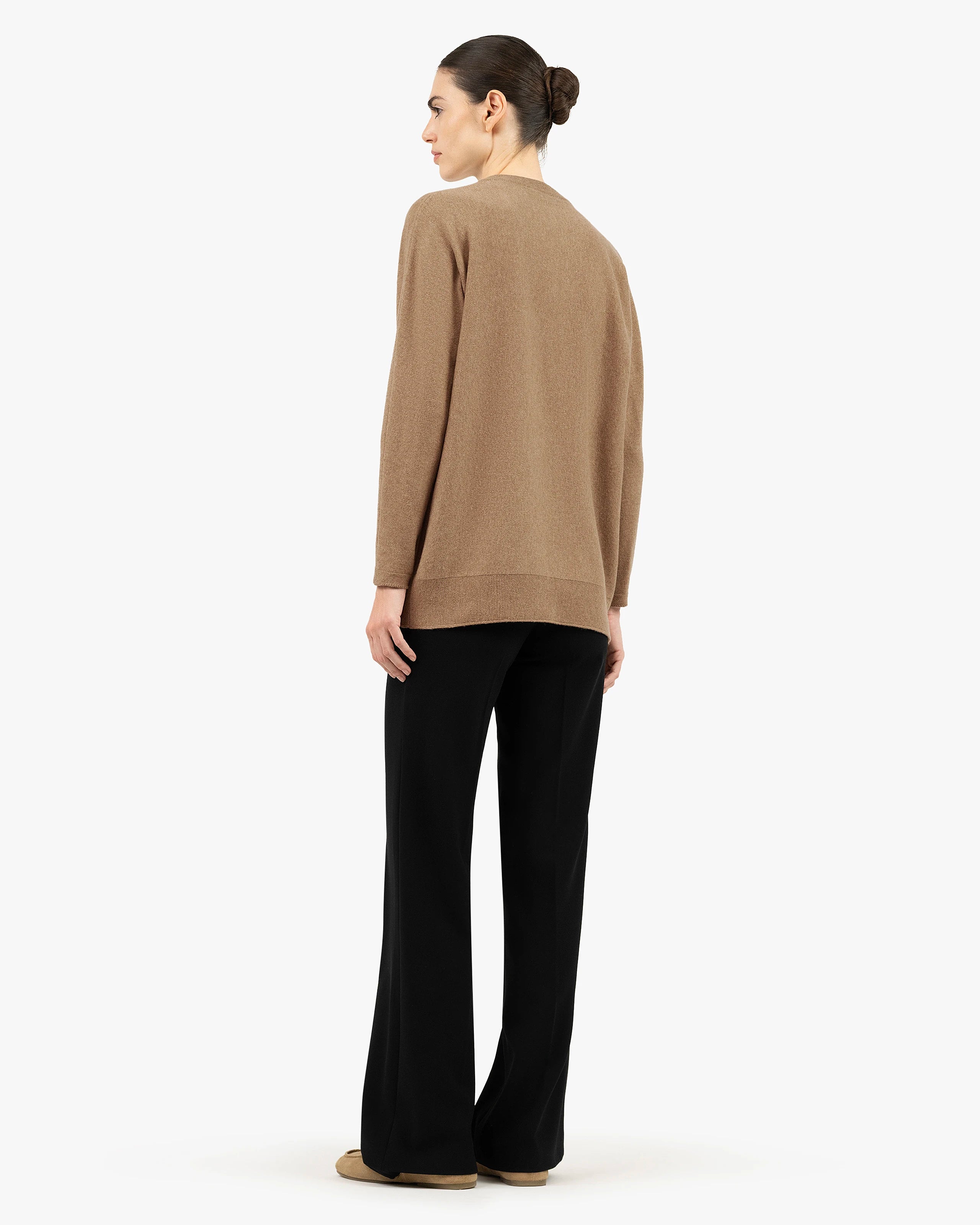 Women's Milford V-Neck Sweater - Hazelnut Merino