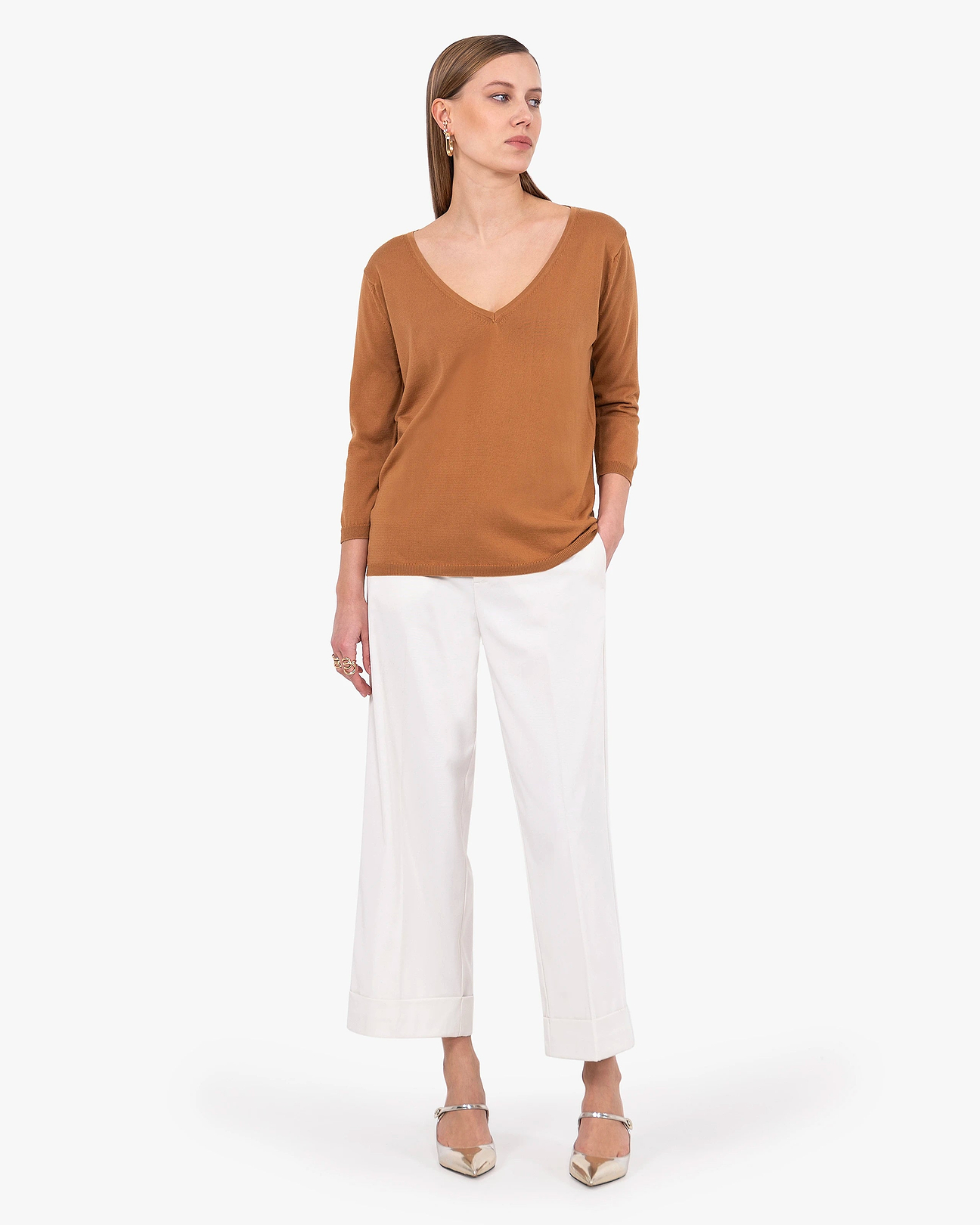 Women's Oasi Cotton V-Neck Sweater - Hazelnut | MaisonCashmere