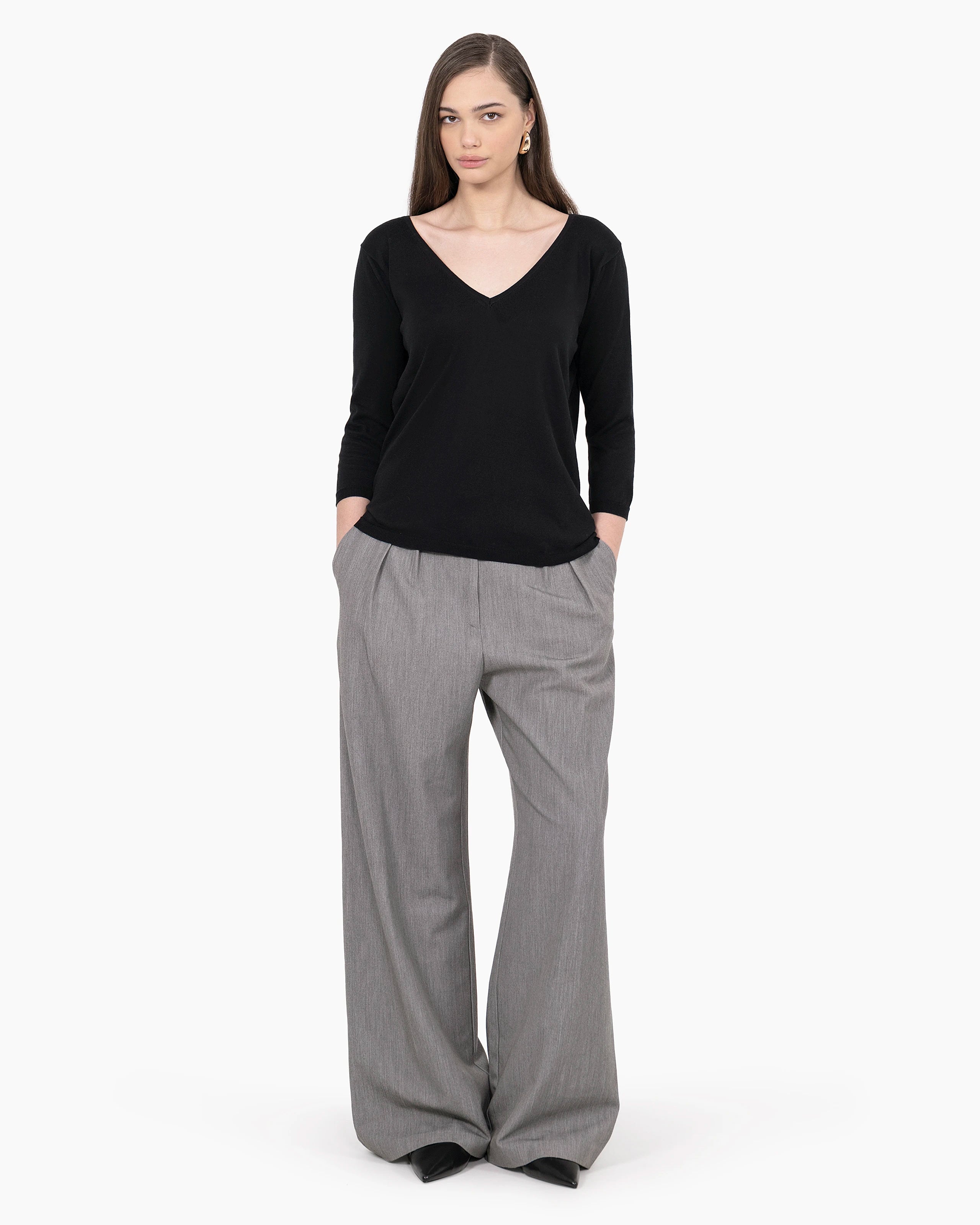 Women's Oasi V-Neck Sweater - Black Cotone