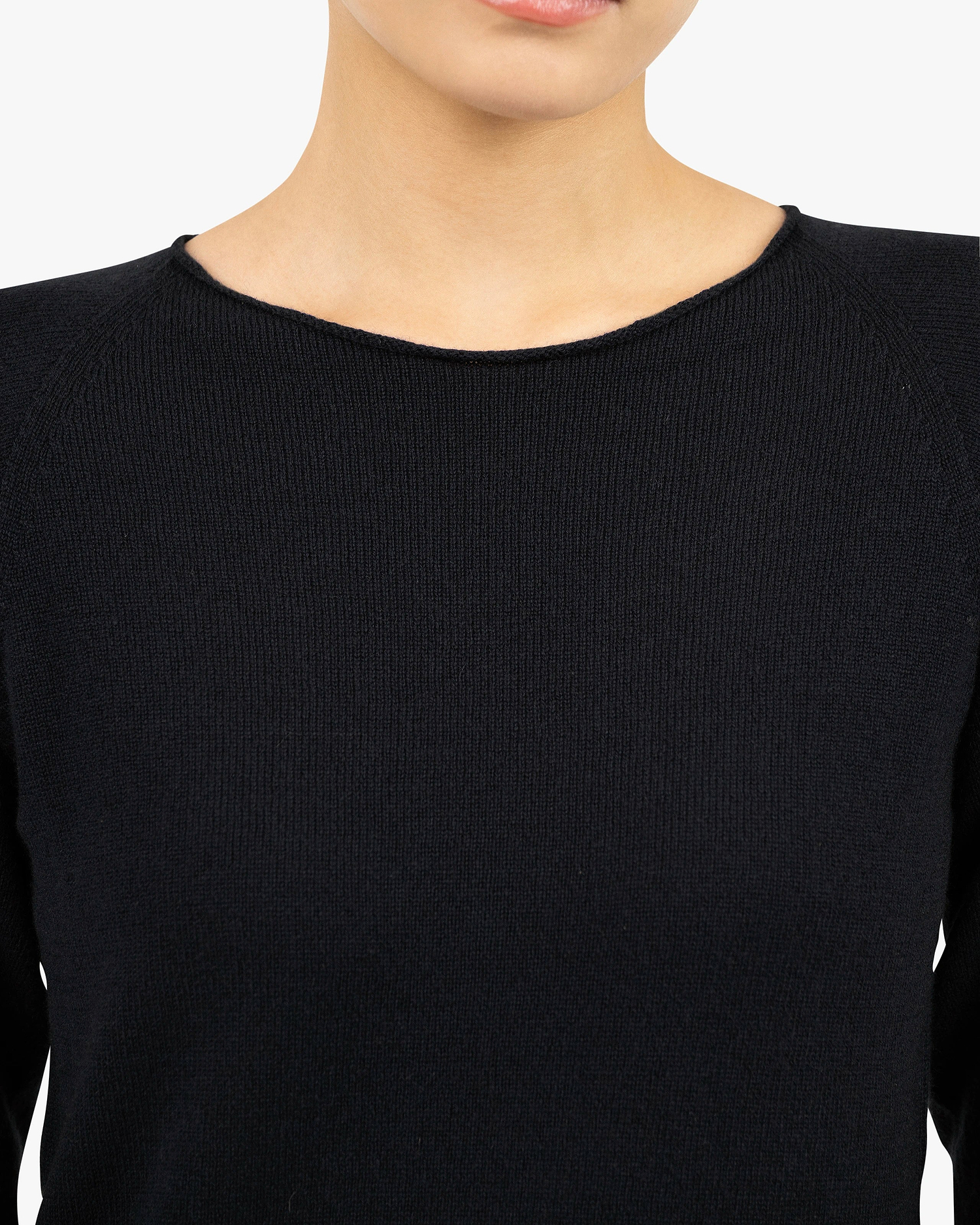 Women's Piuma Crew Neck Sweater - Black Cashmere