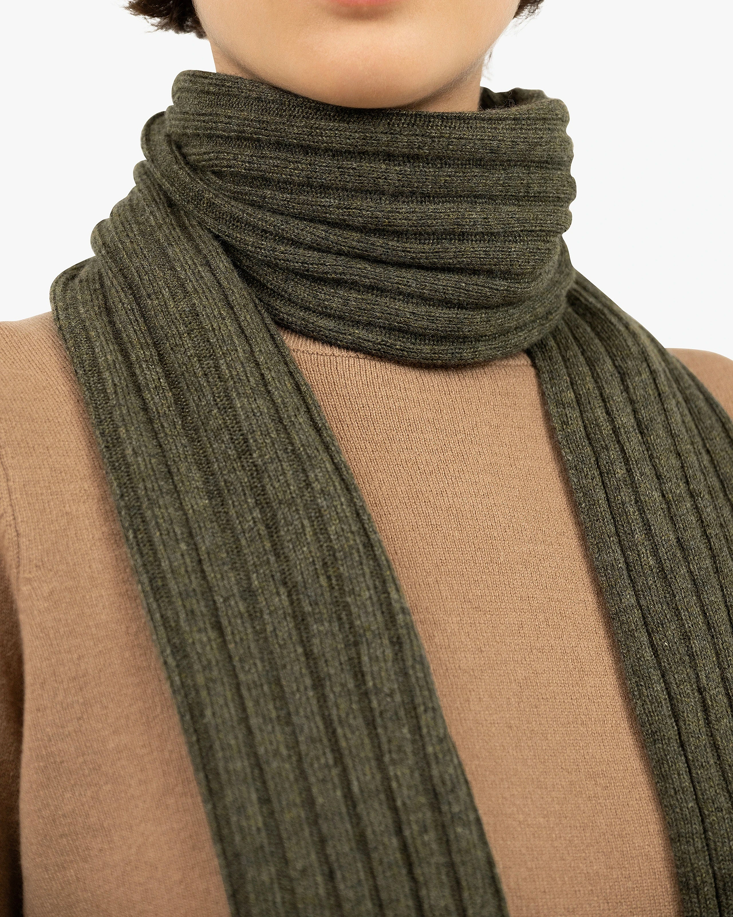 Women's Ribbed Scarf - Green Cashmere