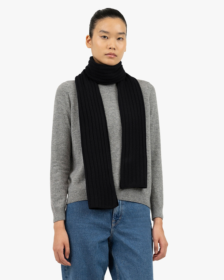 Women's Ribbed Scarf - Black Cashmere