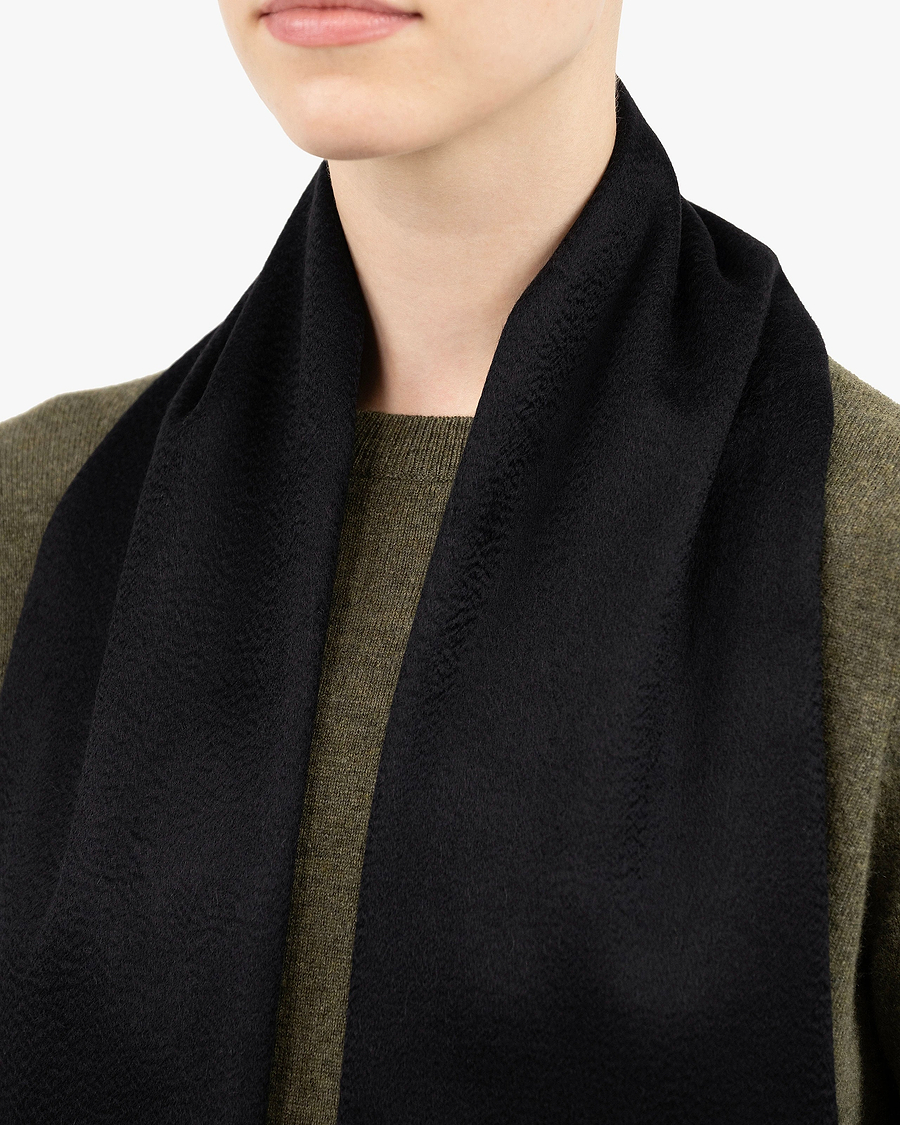 Women's Courmayeur Scarf - Black Cashmere