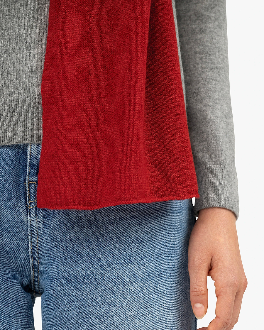 Women's Essential Scarf - Red Cashmere