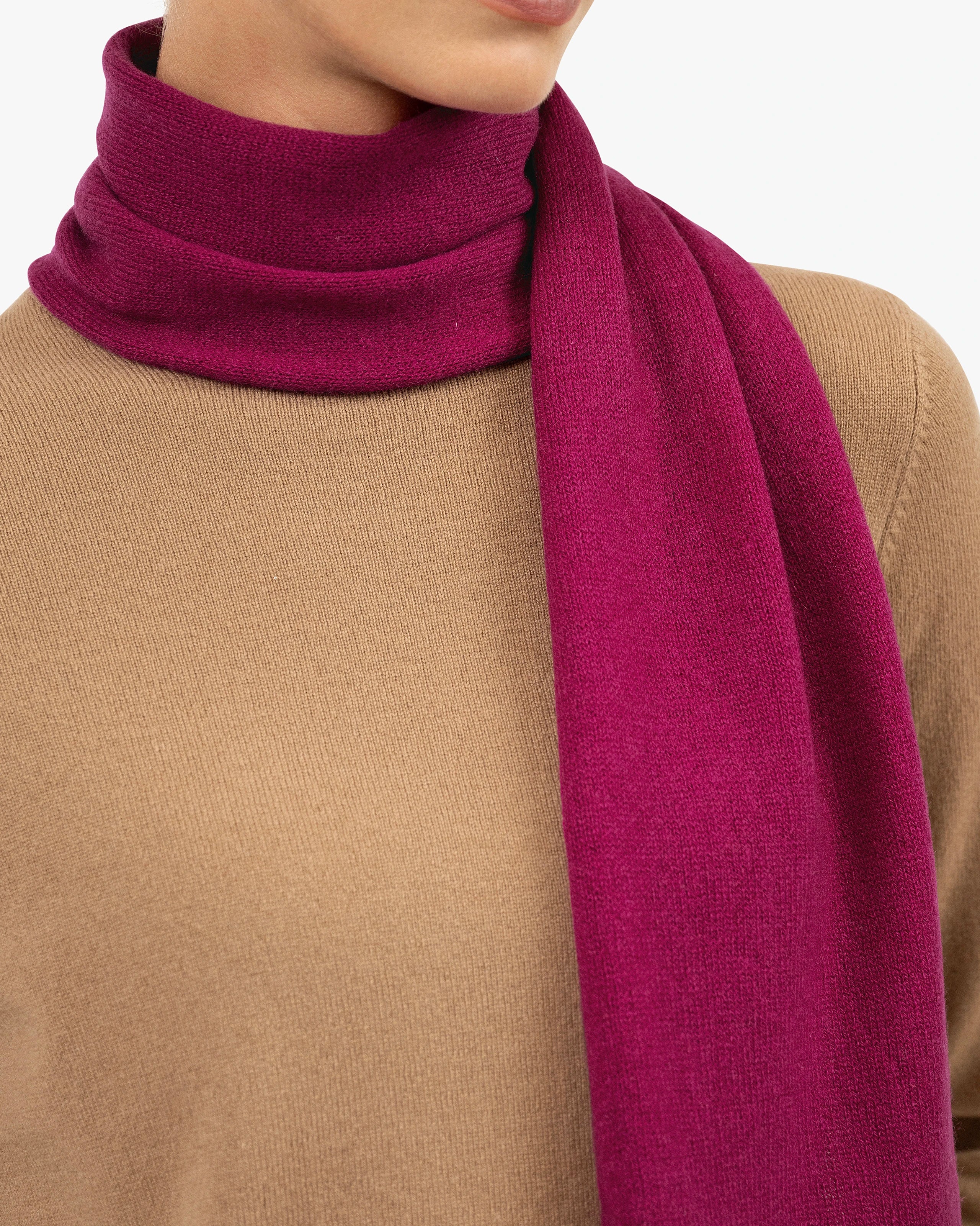 Women's Essential Scarf - Magenta Cashmere