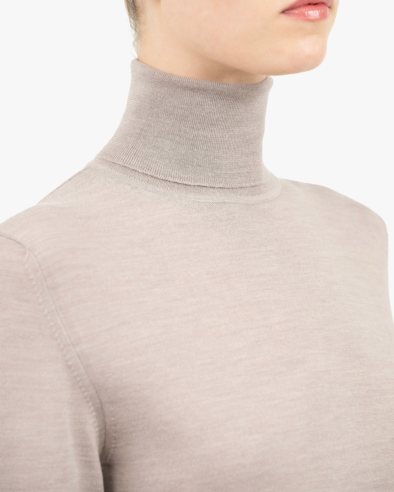 Women's Seraphine Turtleneck Sweater - Beige Merino Superfine