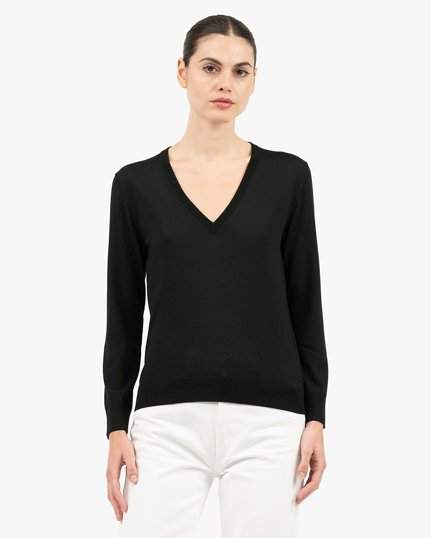 Women's Seraphine V-Neck Sweater - Black Merino Superfine