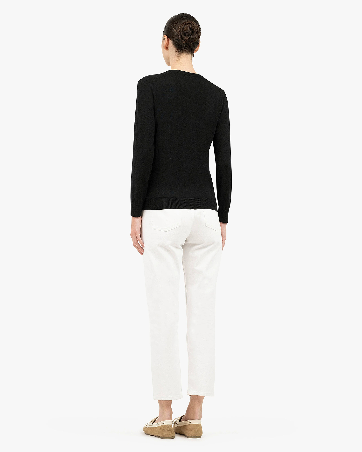 Women's Seraphine V-Neck Sweater - Black Merino Superfine