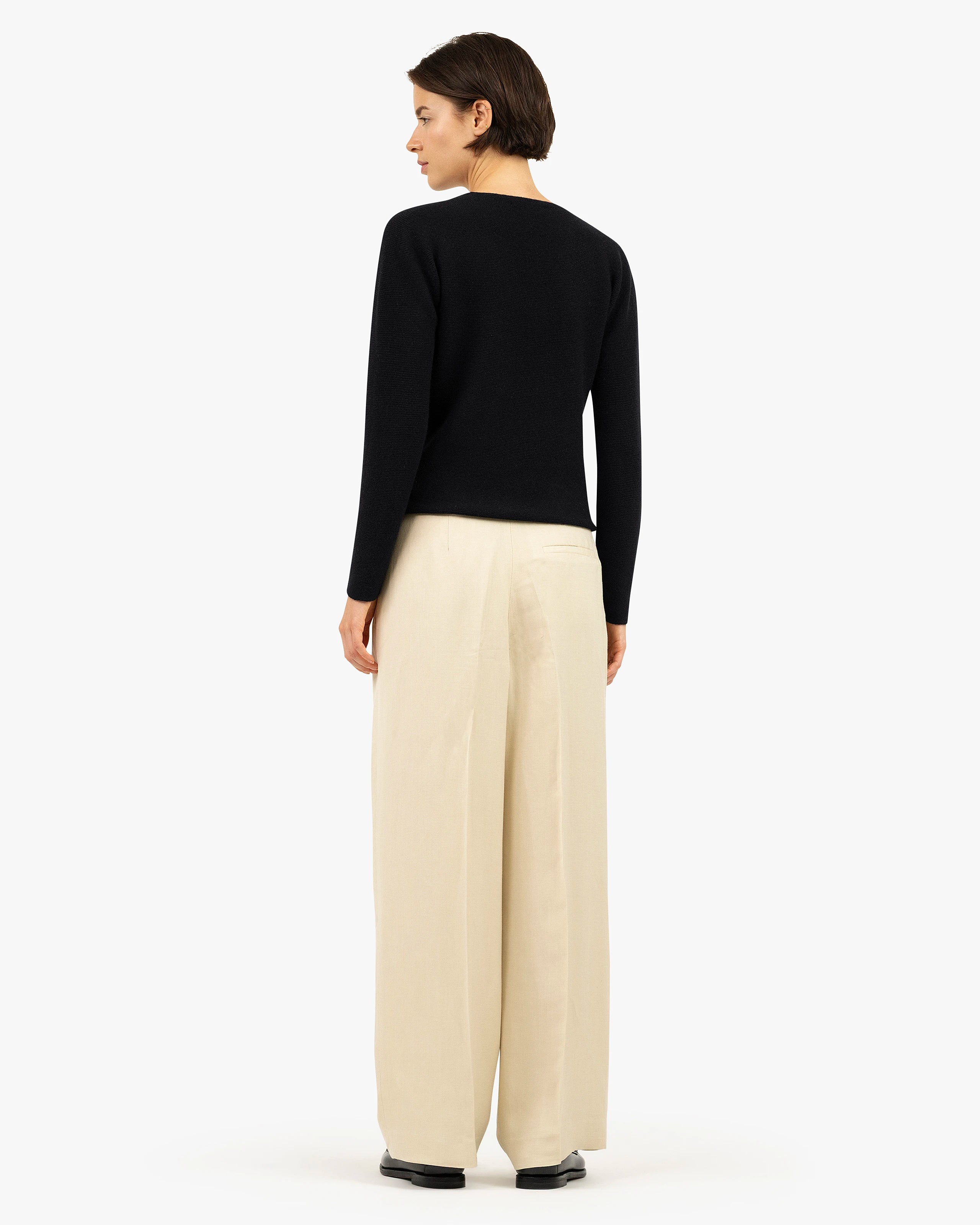 Women's Soffio V-Neck Sweater - Black Cashmere