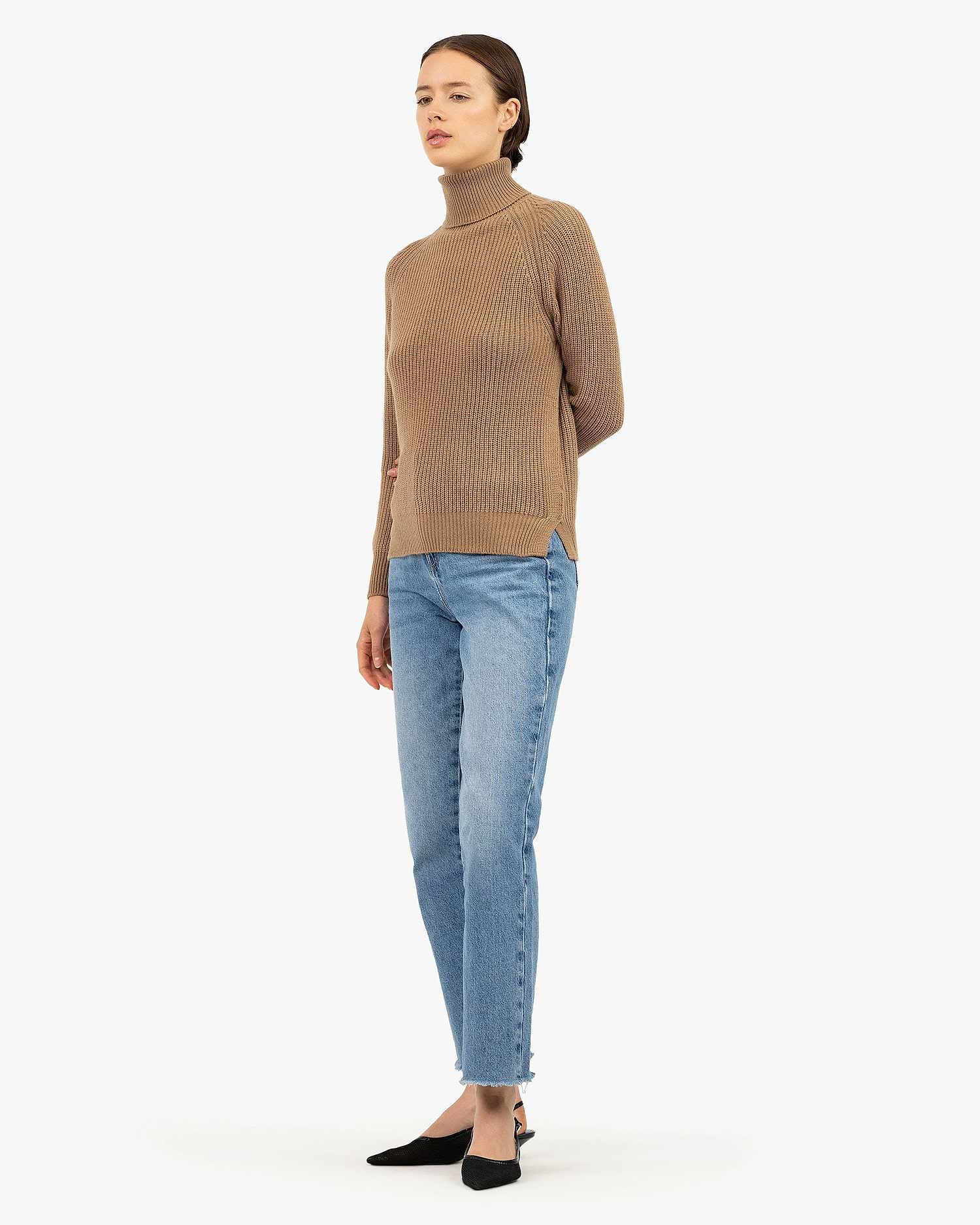 Women's Sorapis Cashmere Turtleneck Sweater - Camel | MaisonCashmere Women's Sorapis Cashmere Turtleneck Sweater - Camel | MaisonCashmere