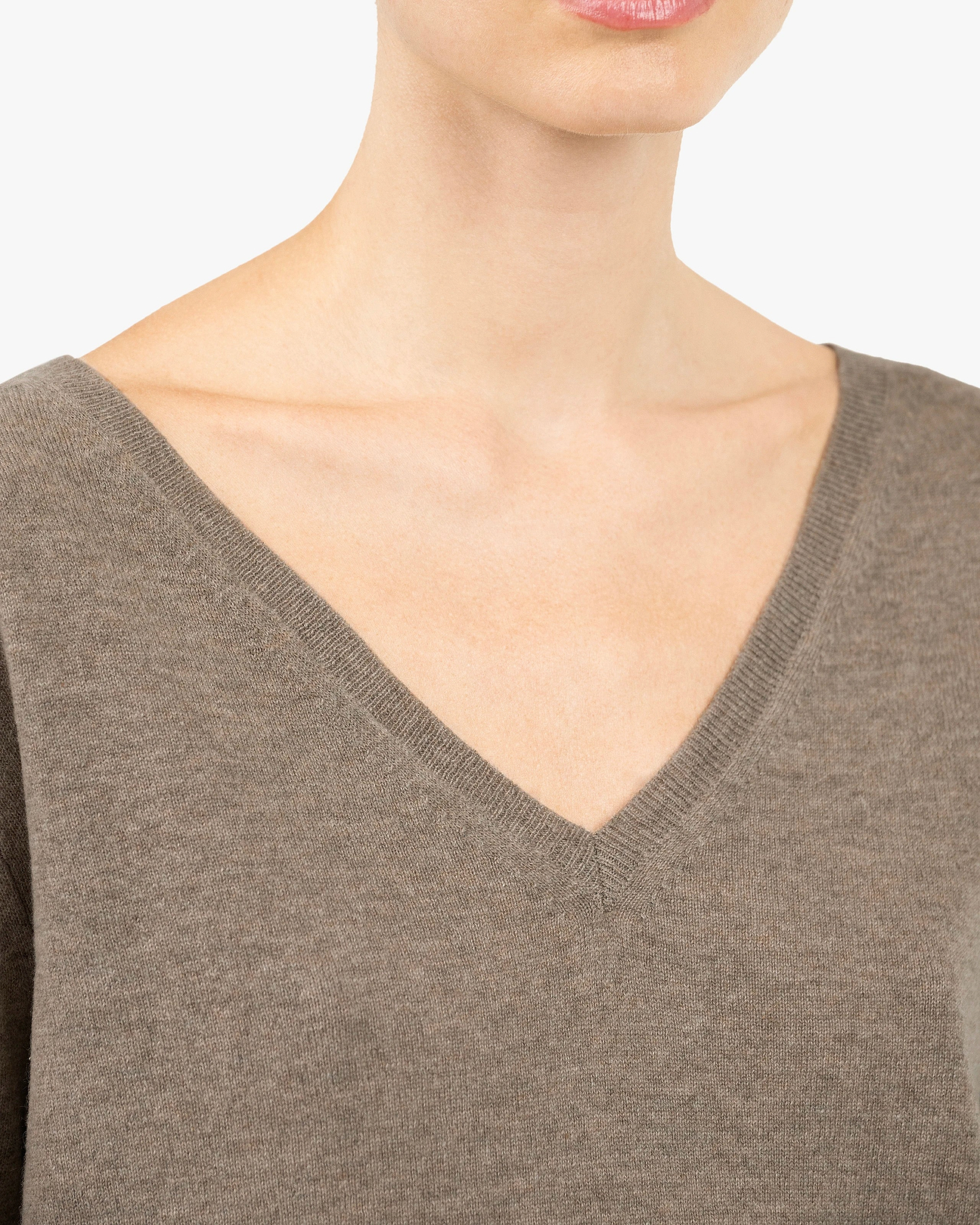 Women's Stresa Cashmere V-Neck Sweater - Taupe | MaisonCashmere
