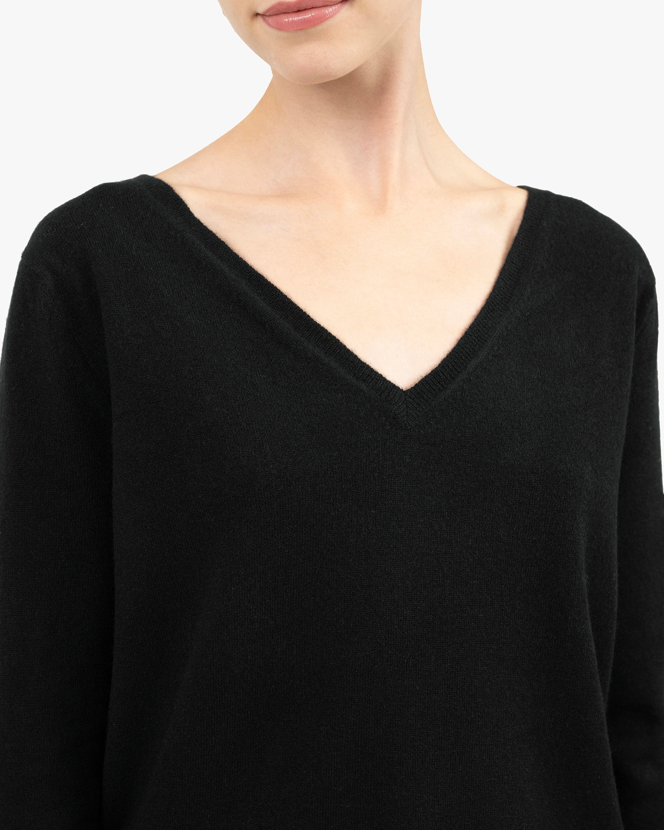 Women's Stresa V-Neck Sweater - Black Cashmere