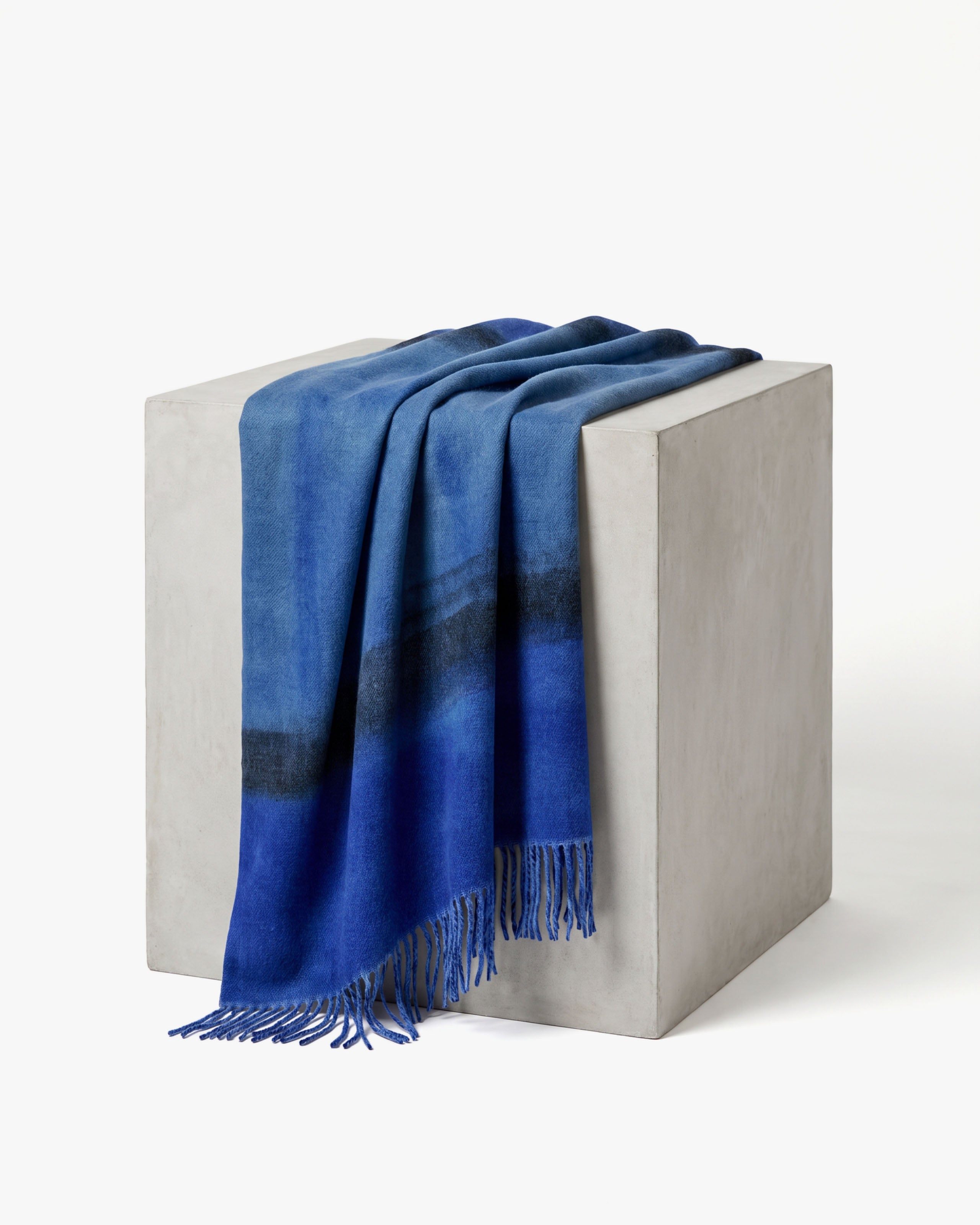 Throw | The Moment 10 | Blue Lifestyle > Blanket