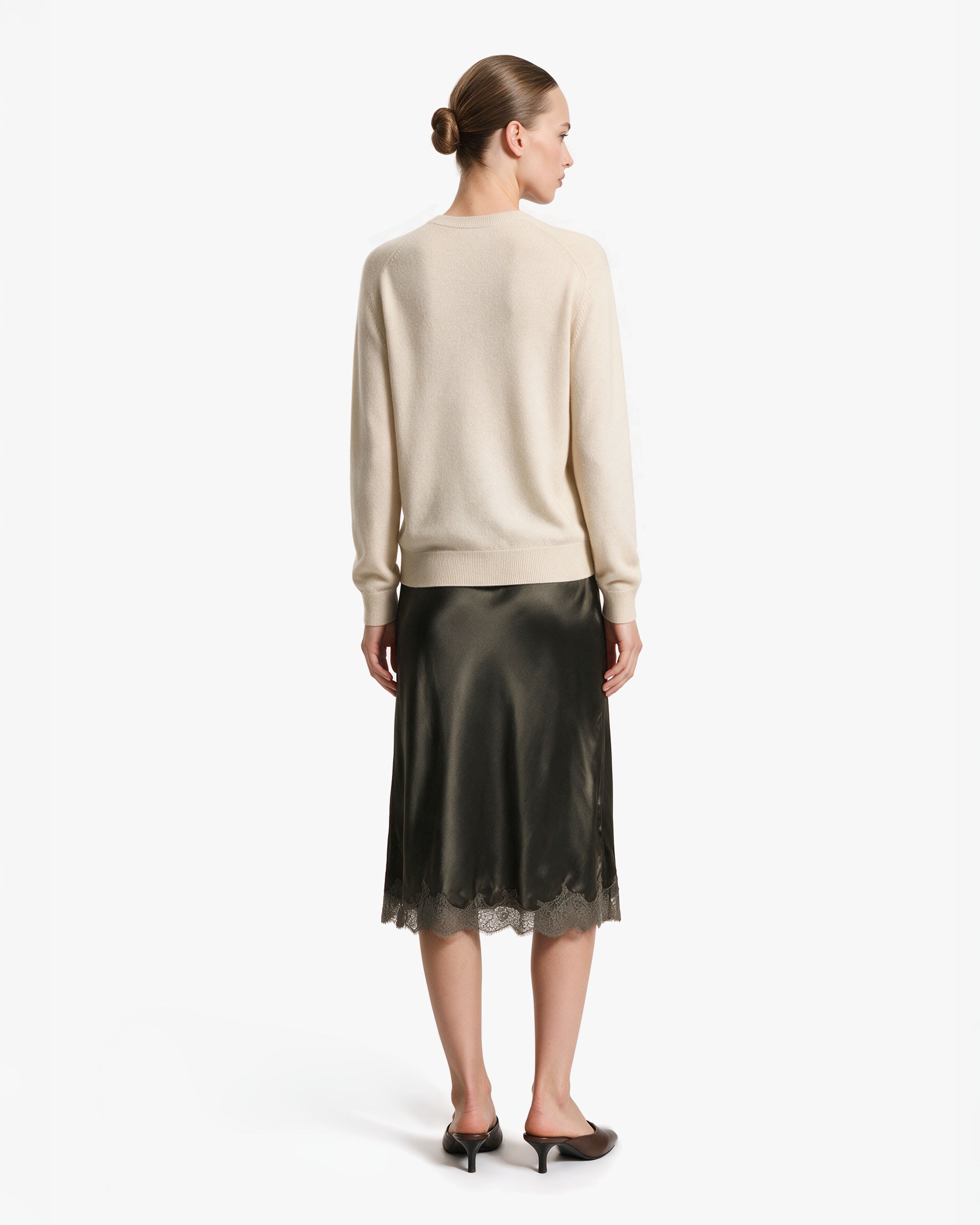 Women's Classic Prestige Crewneck · Beige Women > Crewneck Sweater