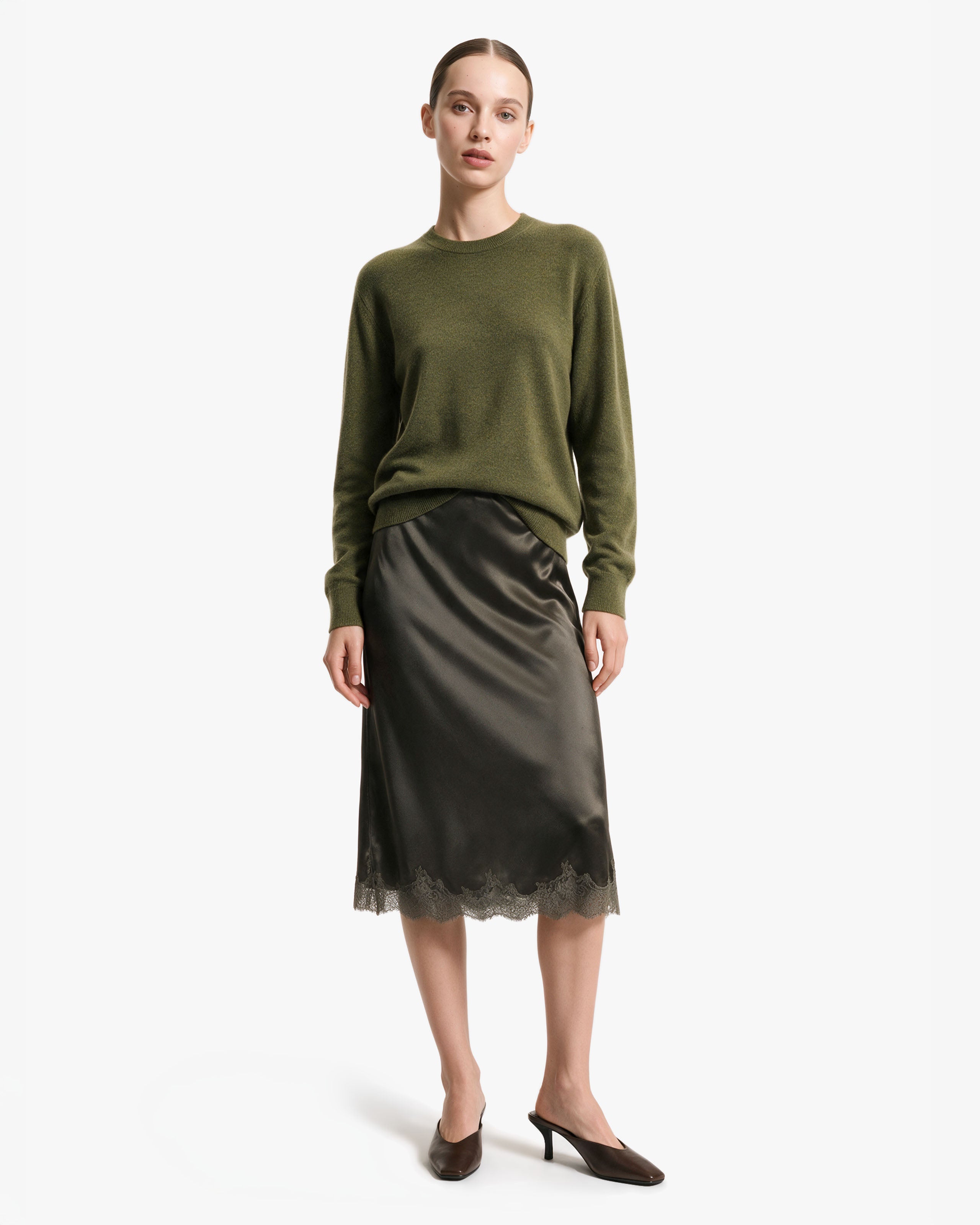 Women's Classic Prestige Crewneck · Green Women > Crewneck Sweater