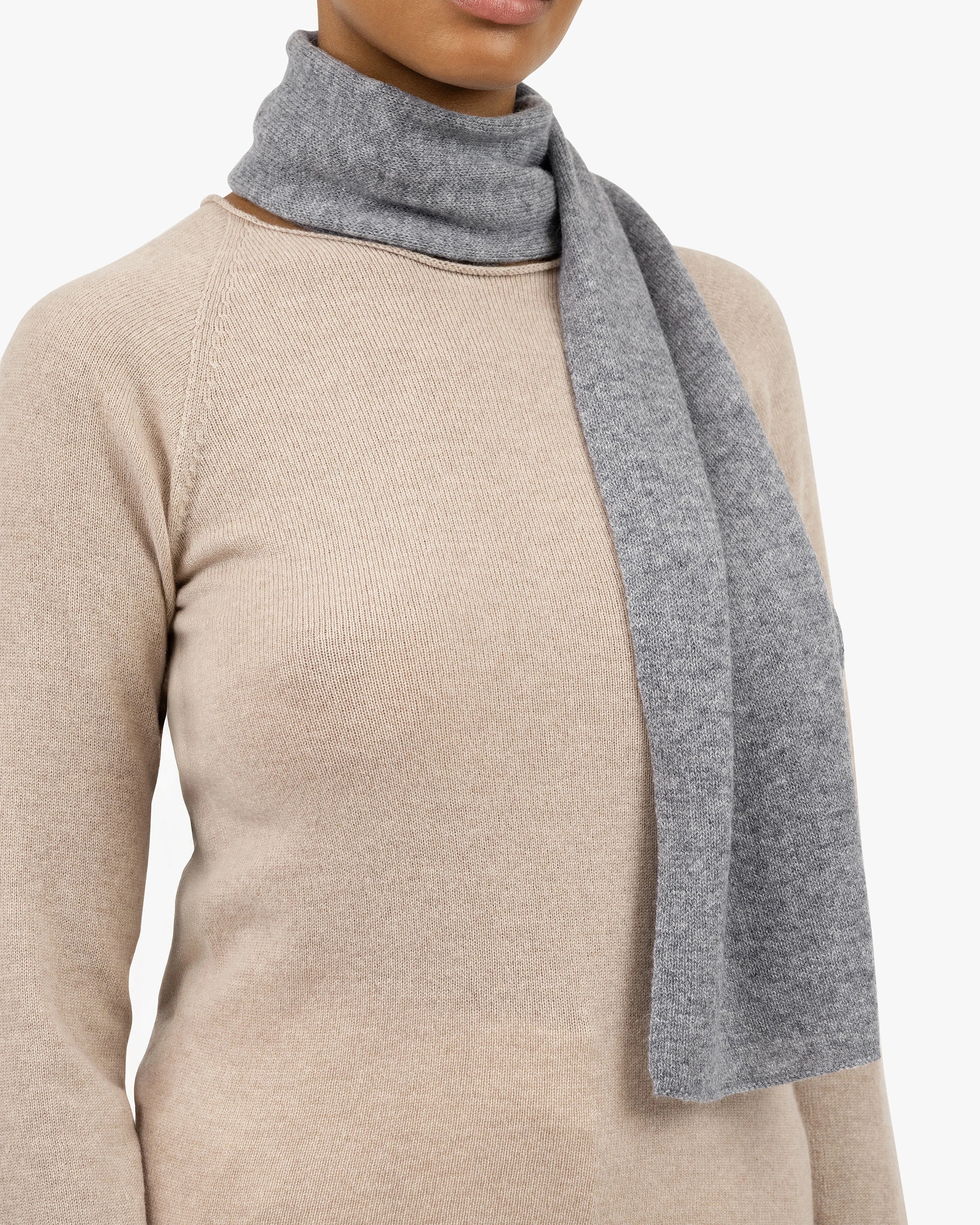 Women's Essential Scarf - Medium Grey Cashmere