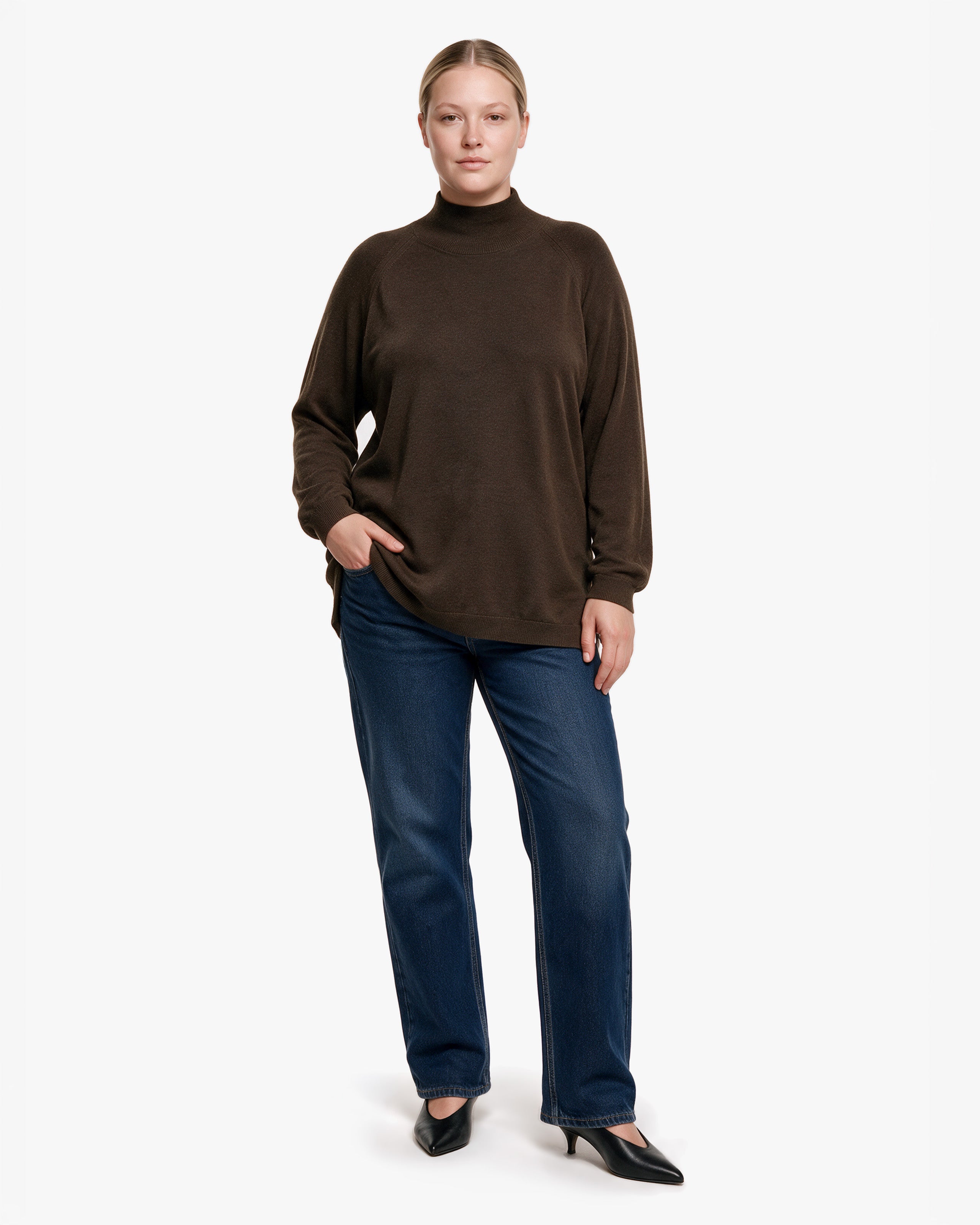 Women's Curvy Sweater · Brown Women > Crewneck Sweater