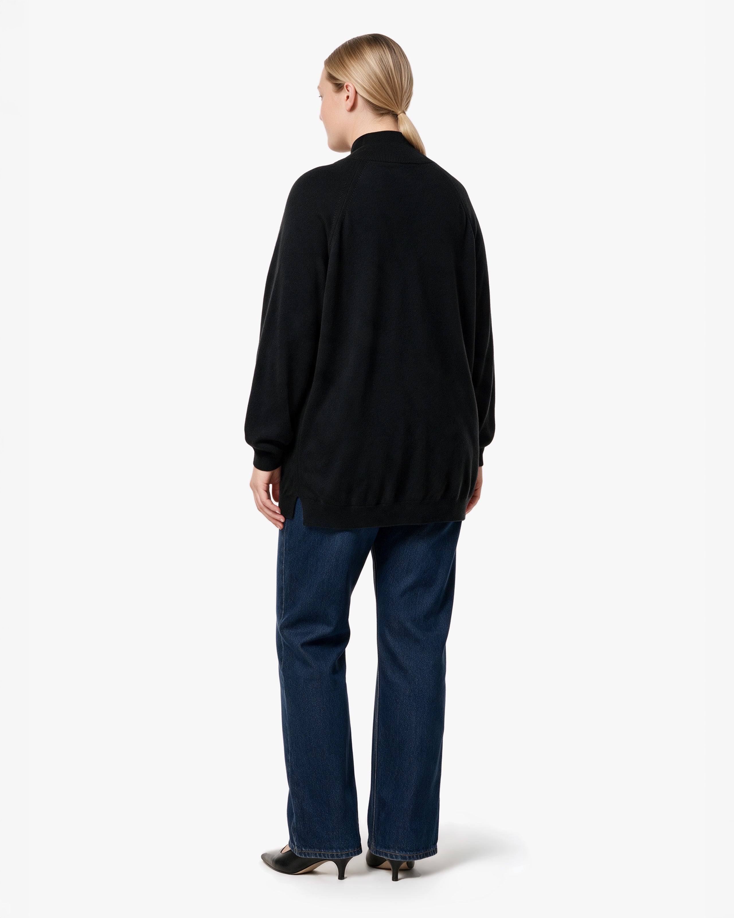 Women's Curvy Sweater · Black Women > Crewneck Sweater