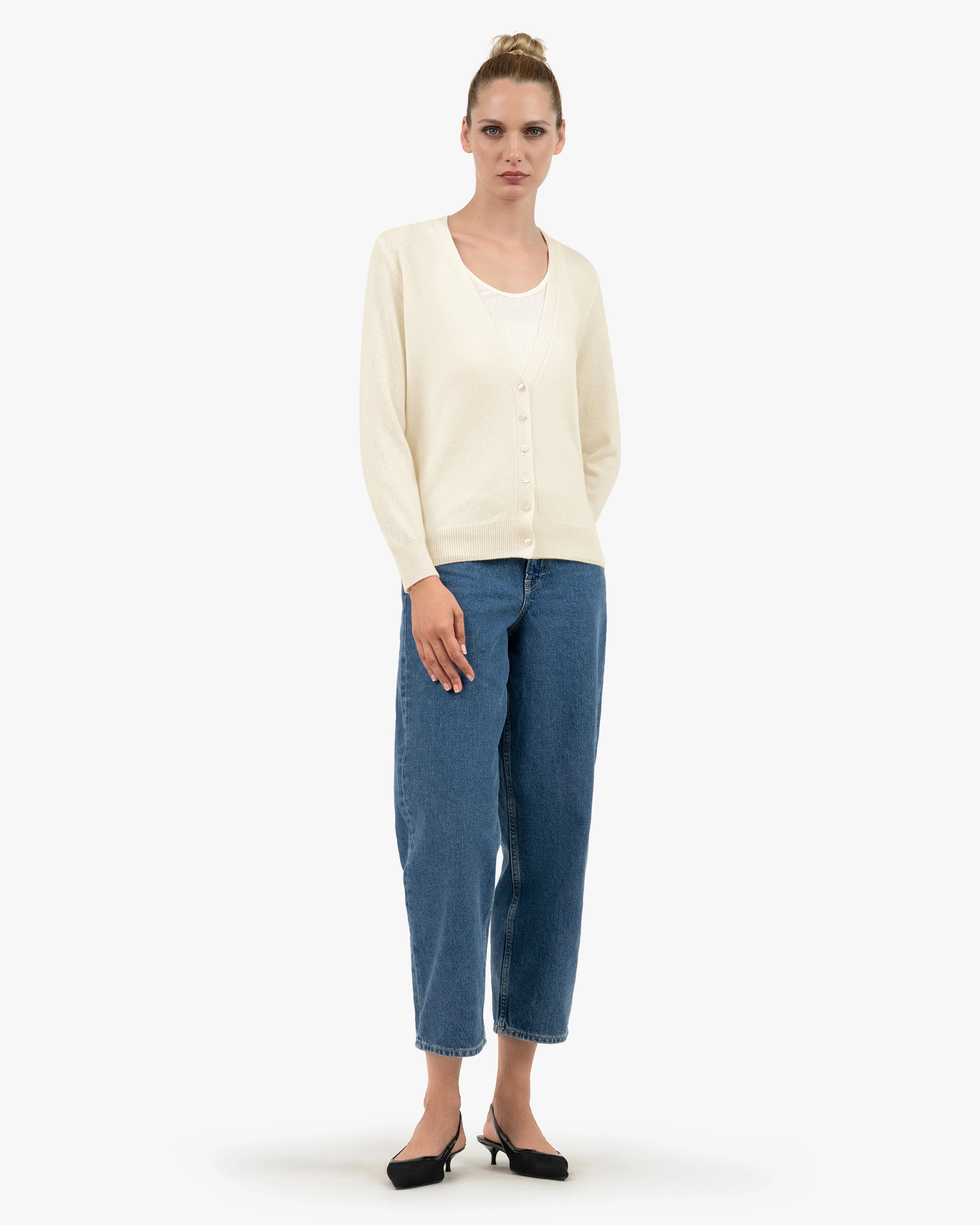 Women's Essential V-Neck Cardigan - White Cashmere