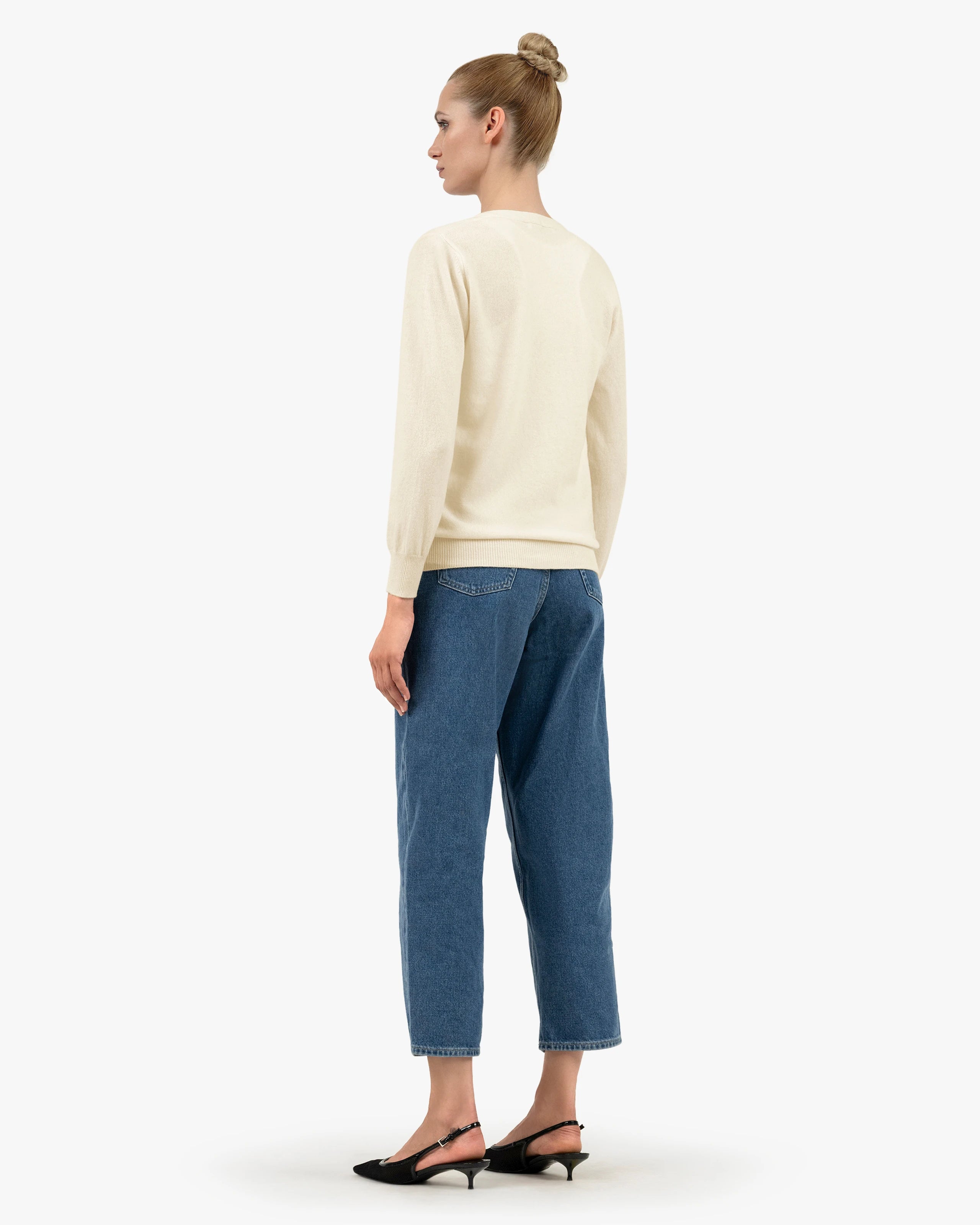 Women's Essential V-Neck Cardigan - White Cashmere