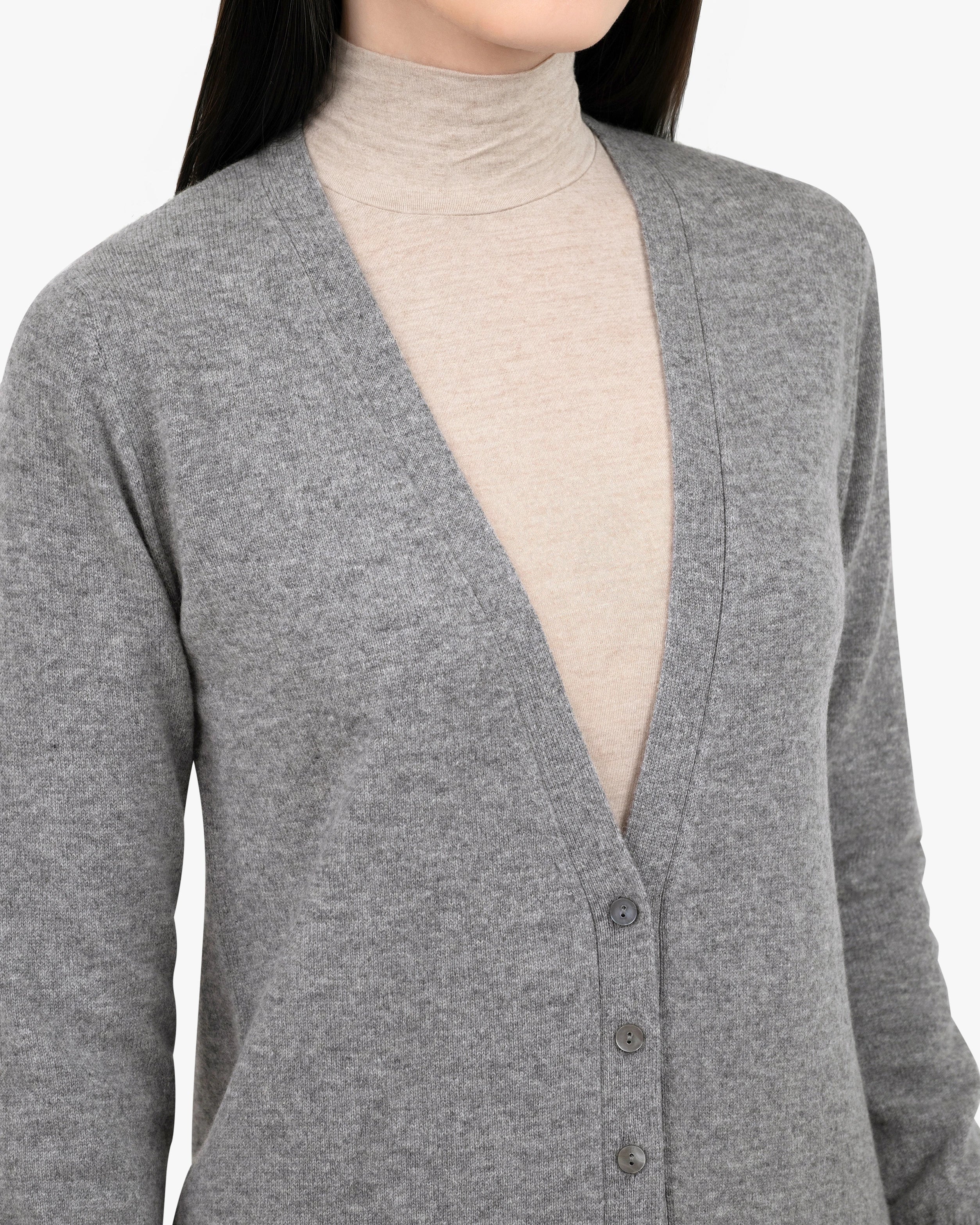 Women's Essential V-Neck Cardigan - Medium Grey Cashmere